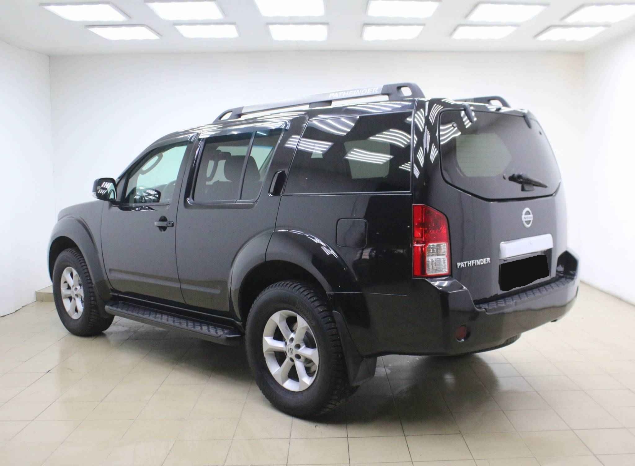 Nissan Pathfinder, III