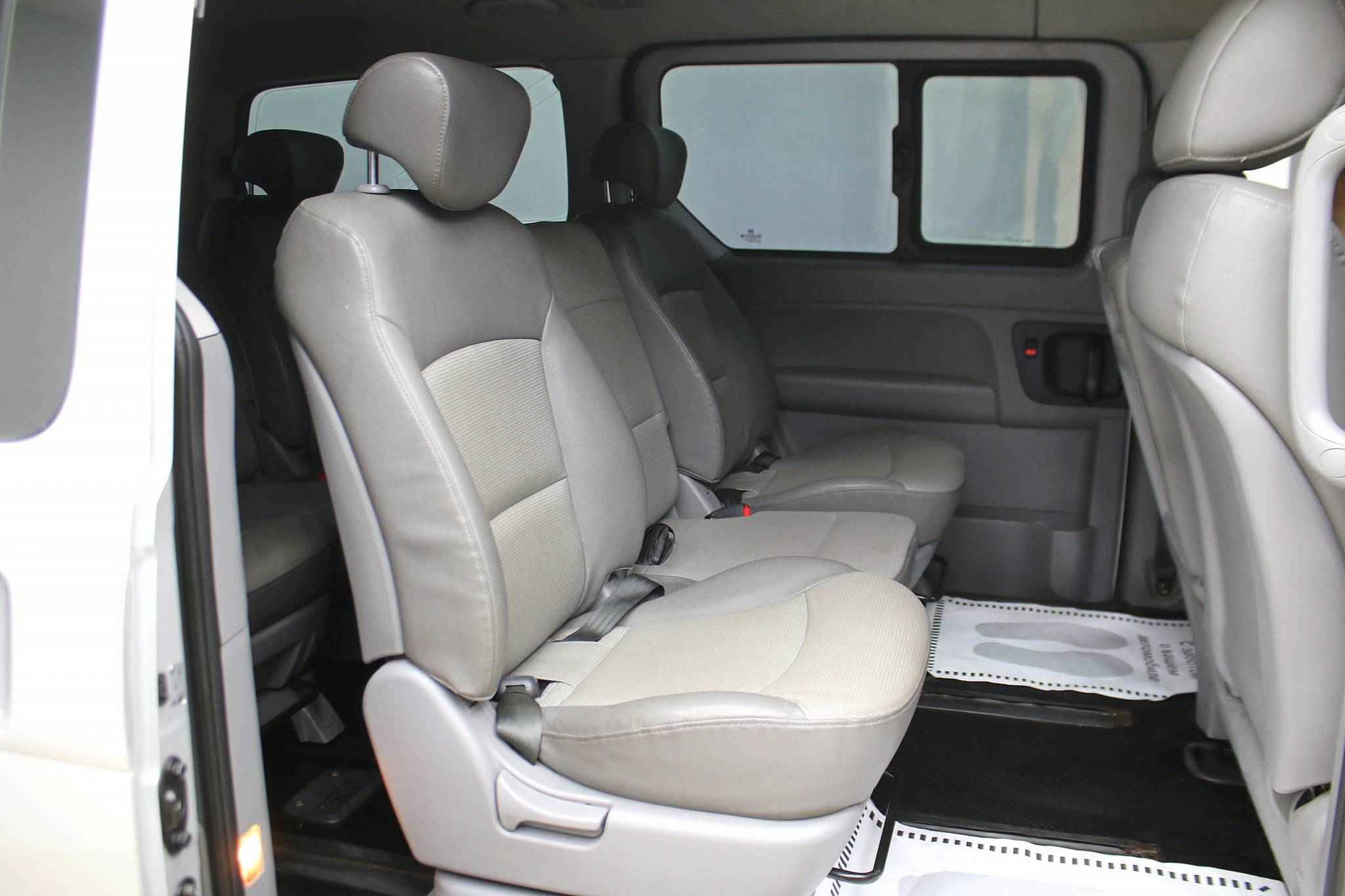 Hyundai Grand Starex, I