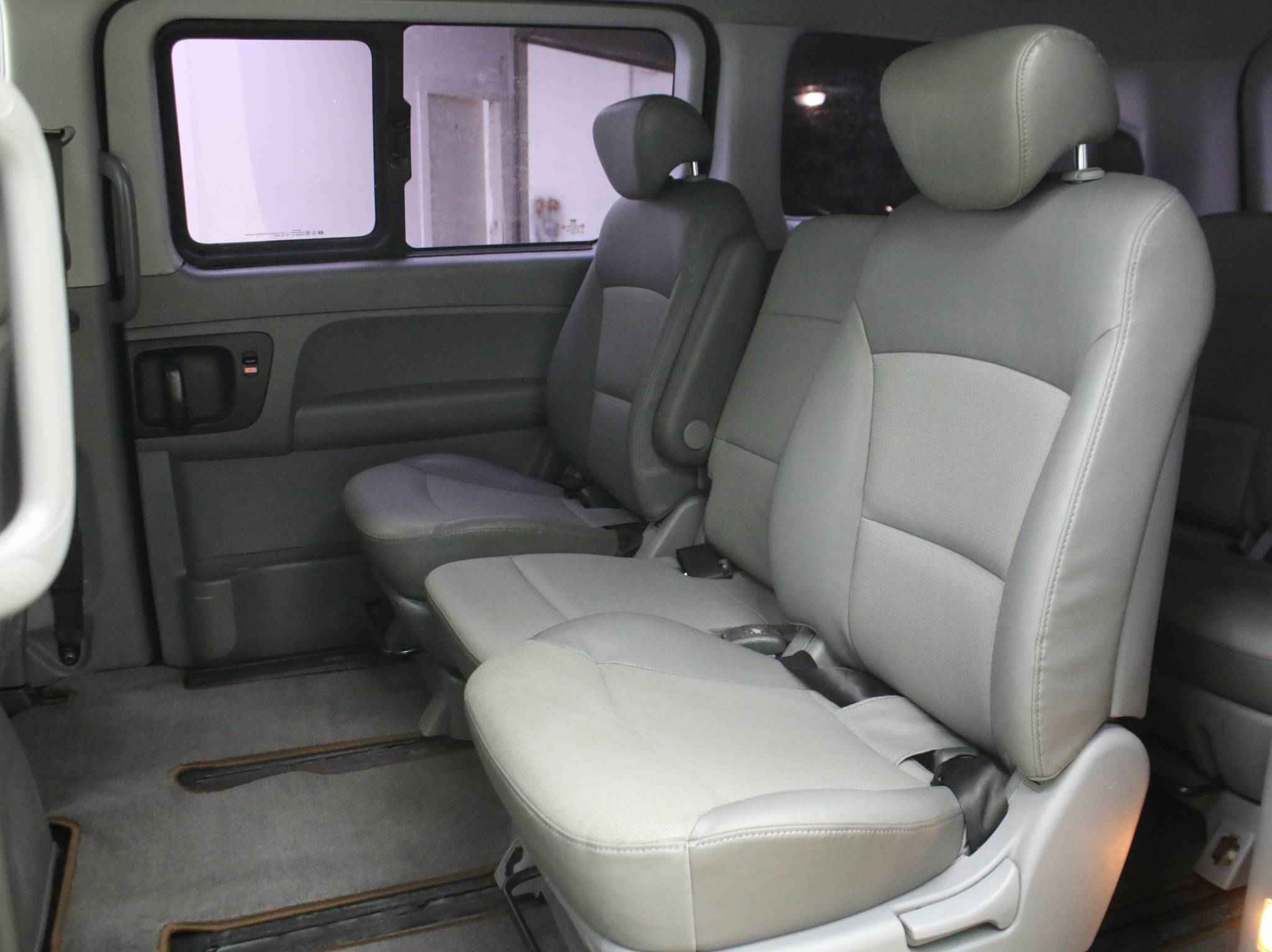 Hyundai Grand Starex, I