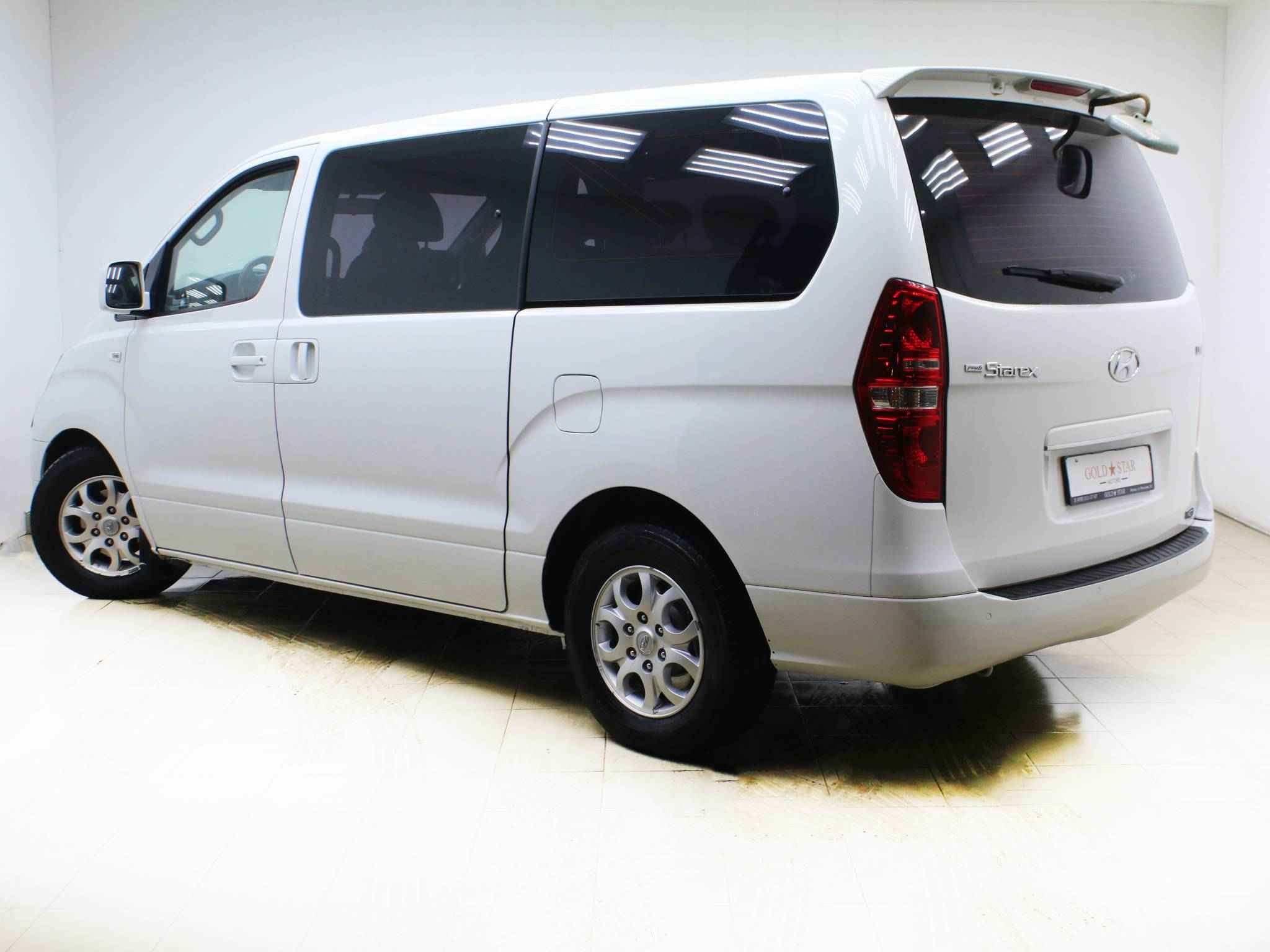 Hyundai Grand Starex, I