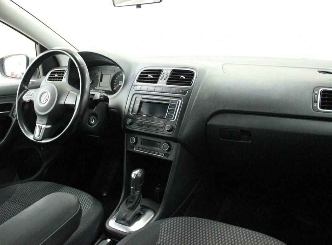Volkswagen Polo, V