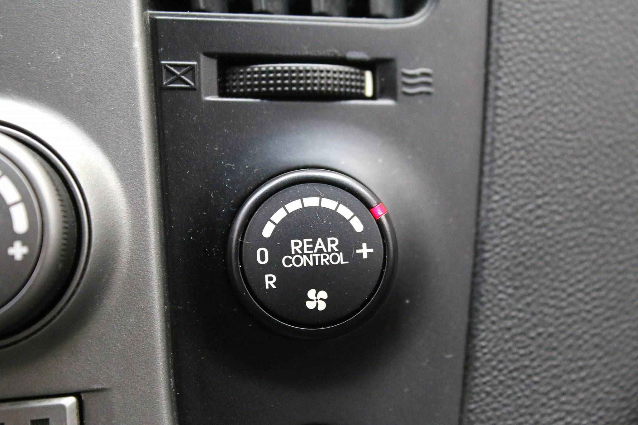 Hyundai Grand Starex, I