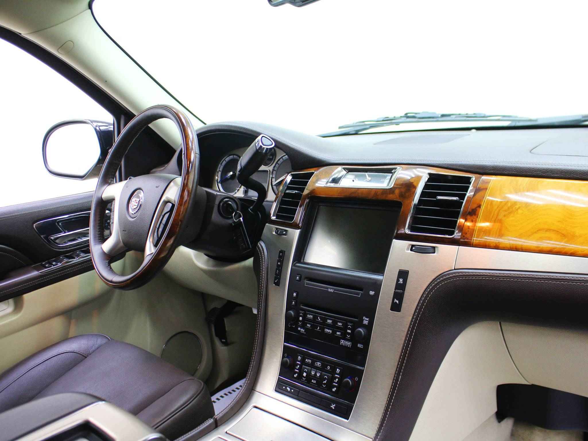 Cadillac Escalade, III