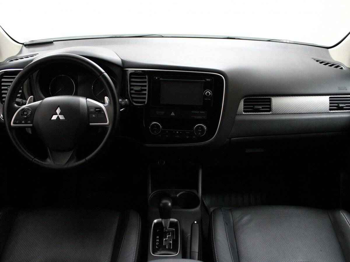 Mitsubishi Outlander, III