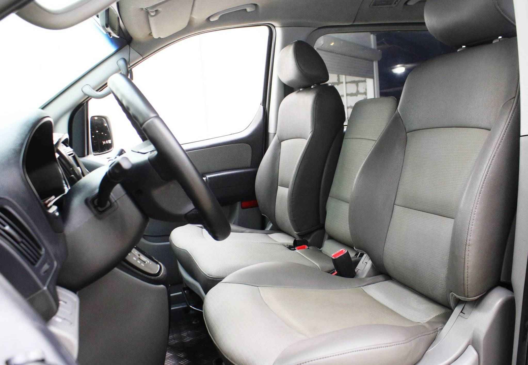 Hyundai Grand Starex, I