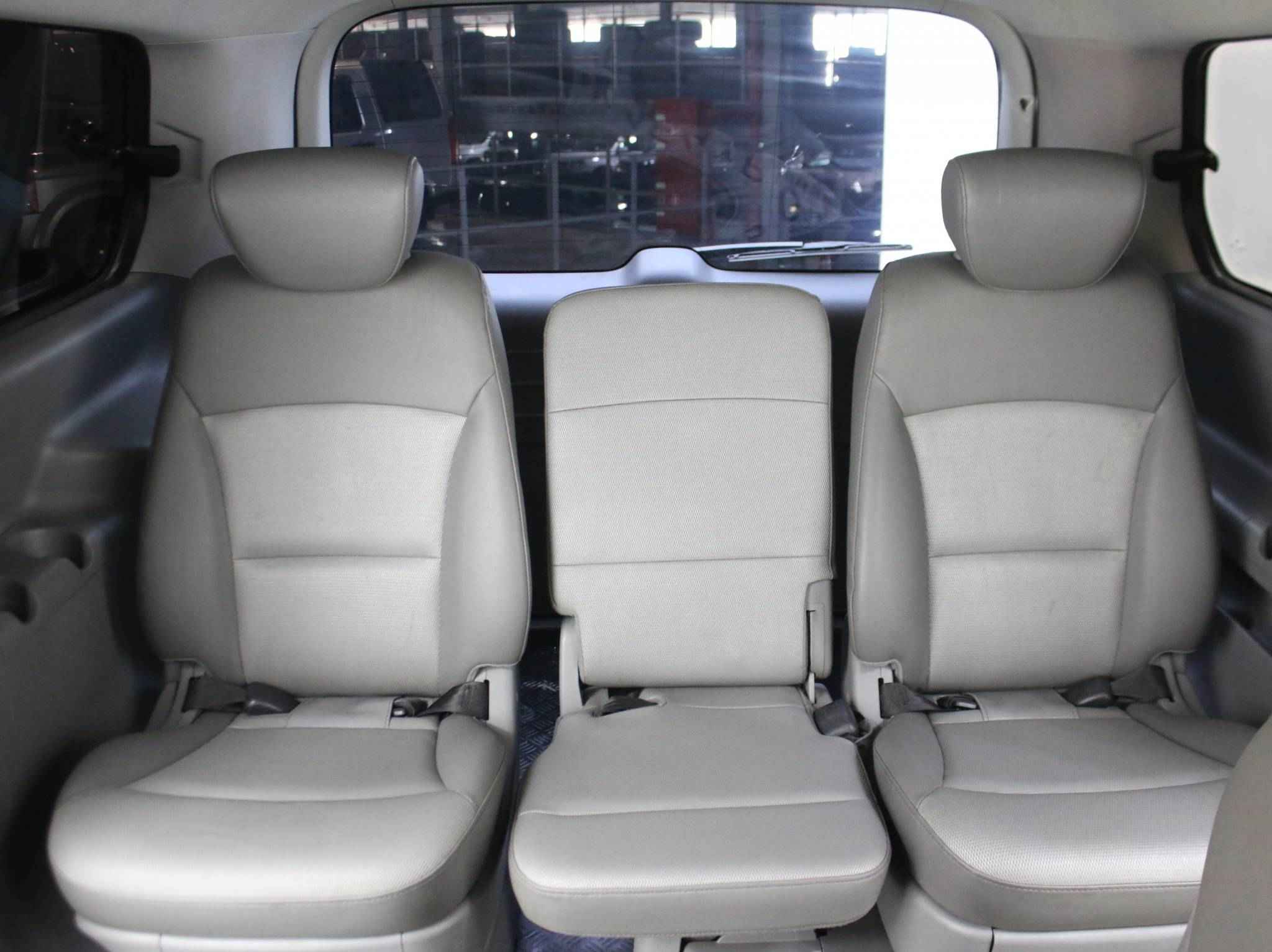 Hyundai Grand Starex, I