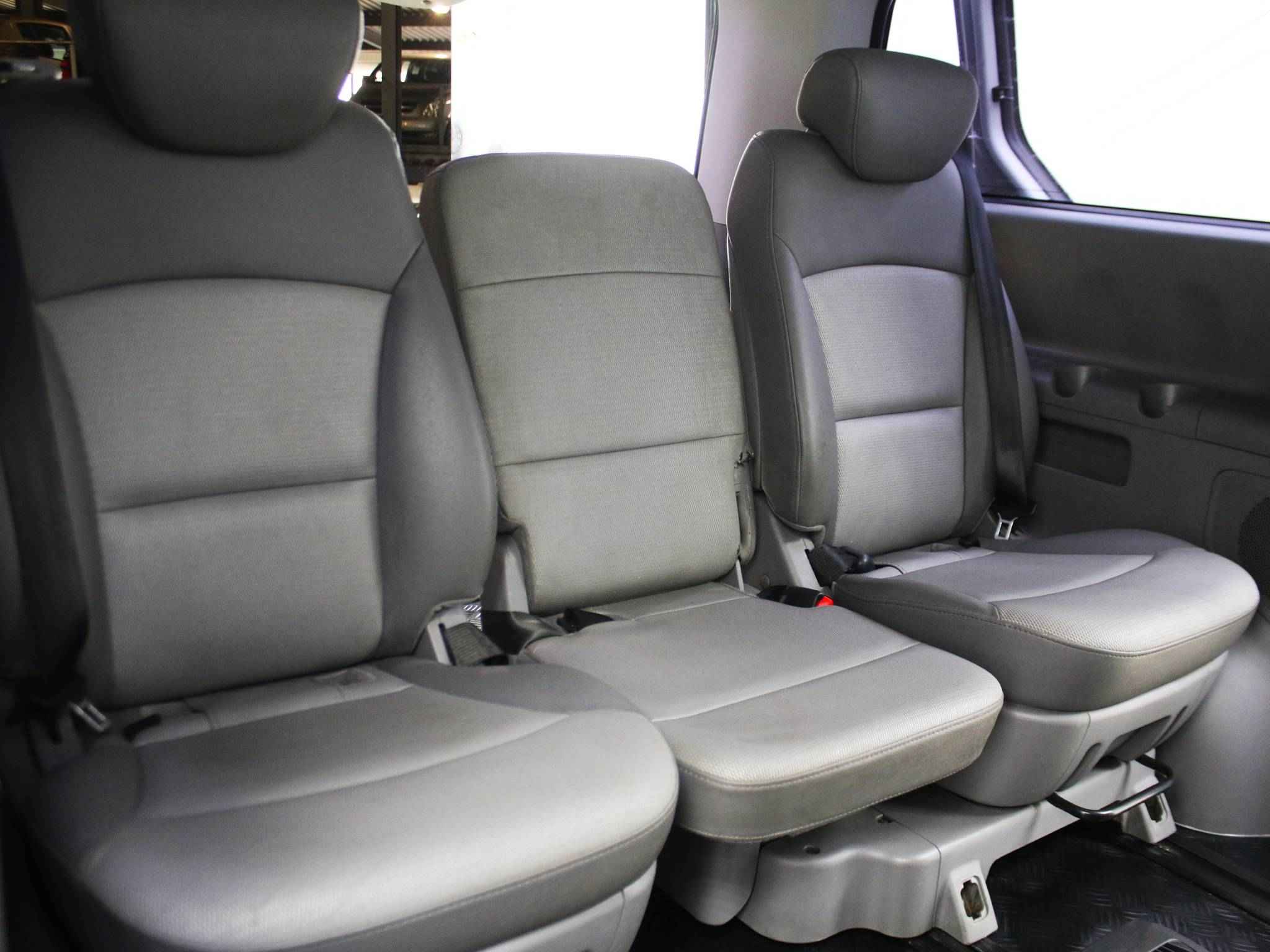 Hyundai Grand Starex, I