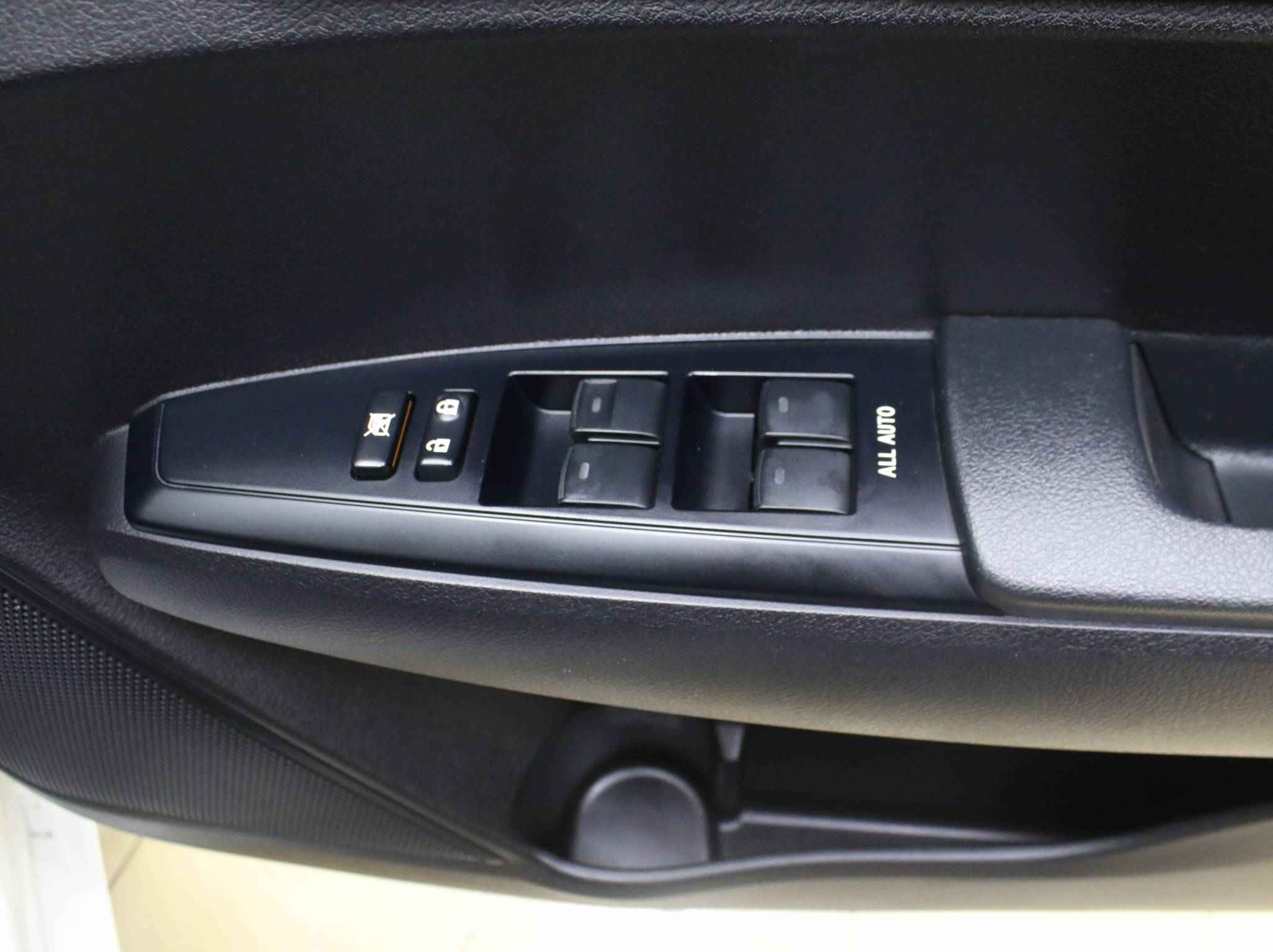 Toyota Corolla, XI (E160, E170)