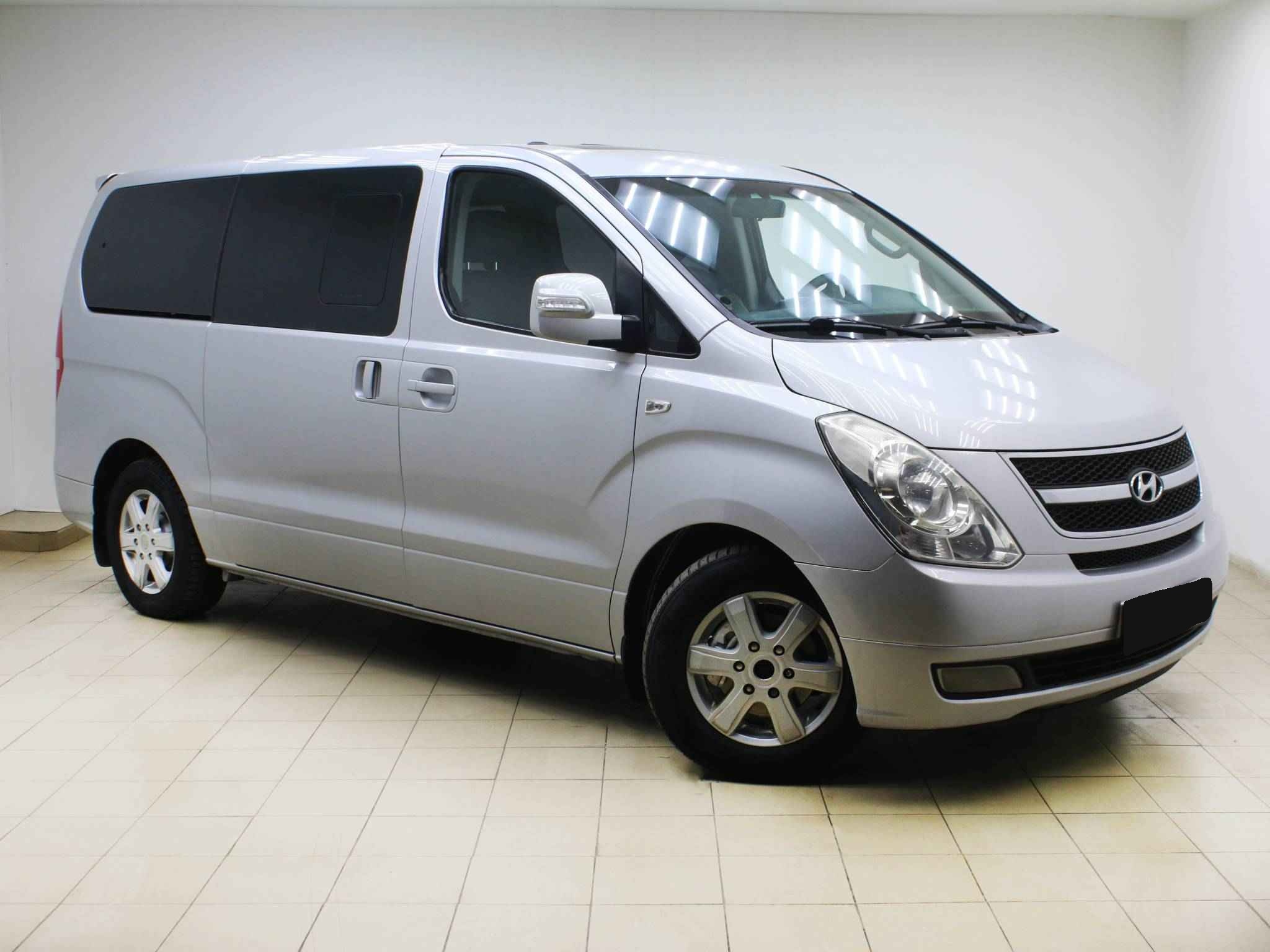 Hyundai Grand Starex, I