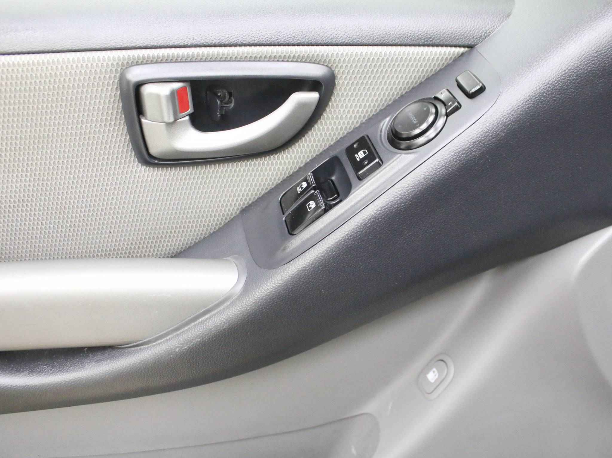 Hyundai Grand Starex, I