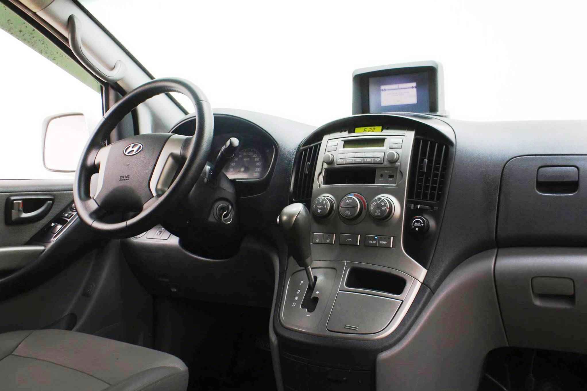 Hyundai Grand Starex, I