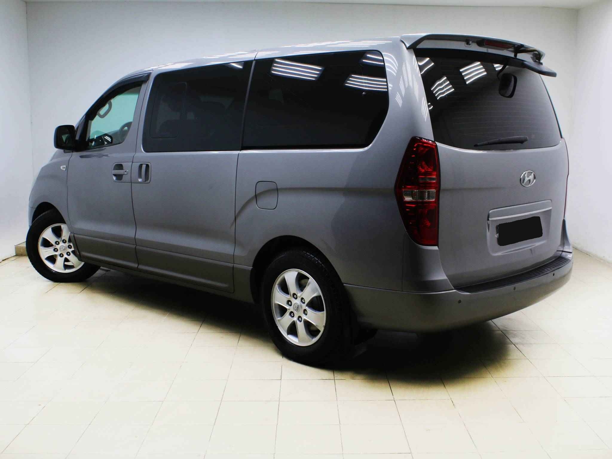 Hyundai Grand Starex, I