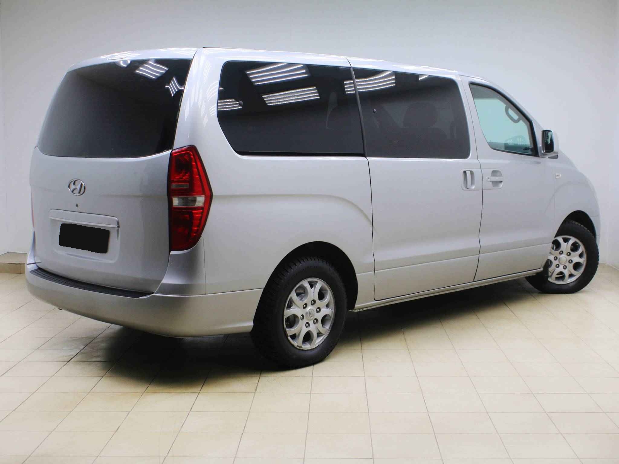 Hyundai Grand Starex, I