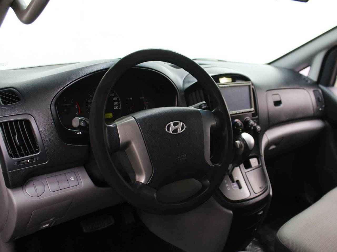 Hyundai Grand Starex, I