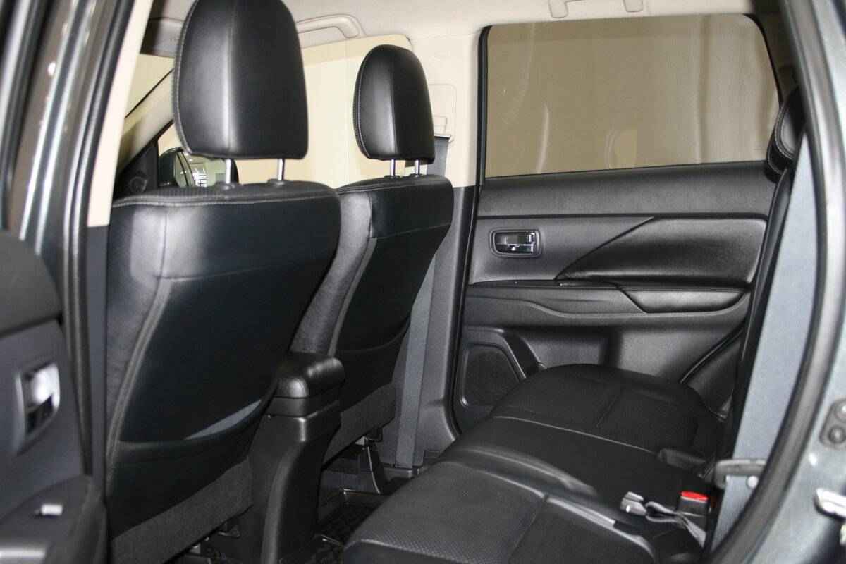 Mitsubishi Outlander, III