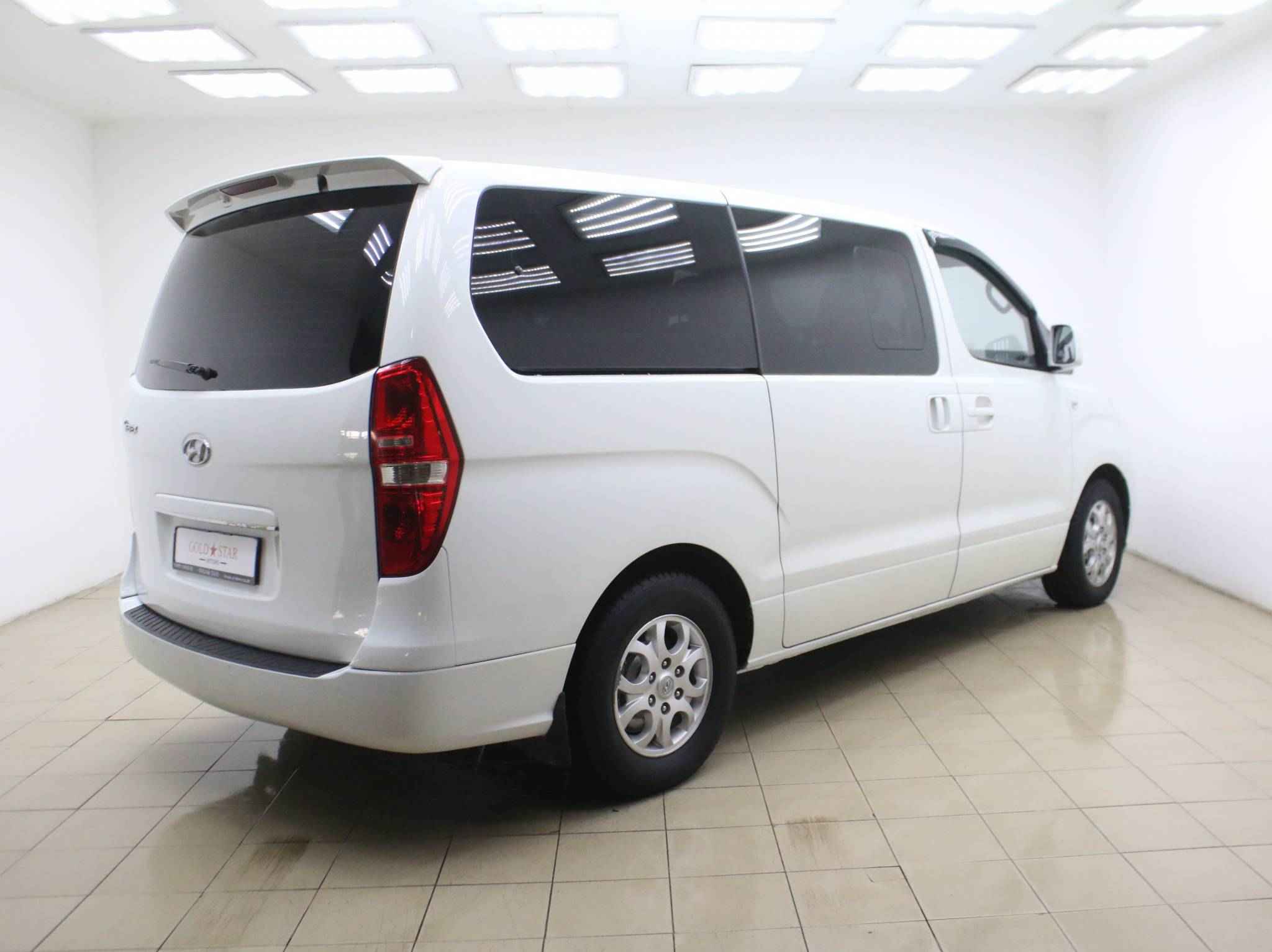 Hyundai Grand Starex, I