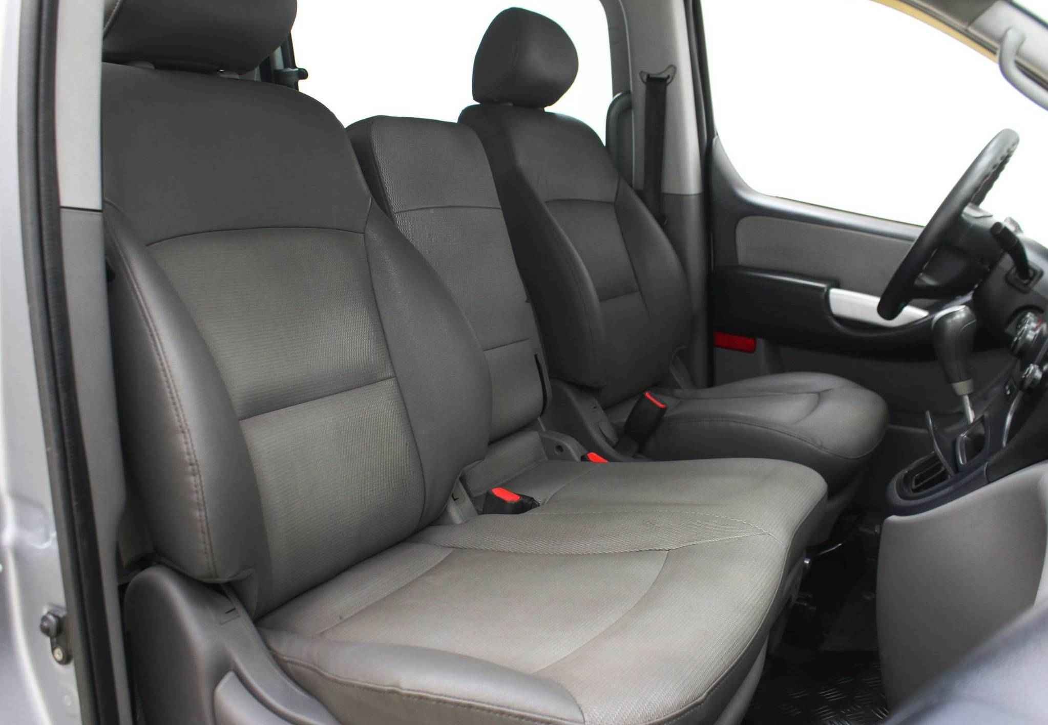 Hyundai Grand Starex, I