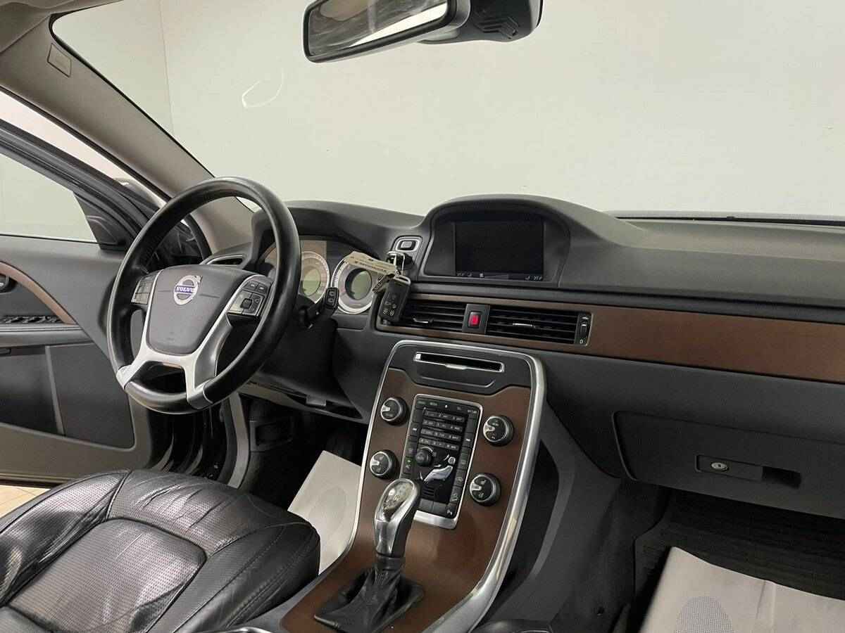 Volvo XC70, II