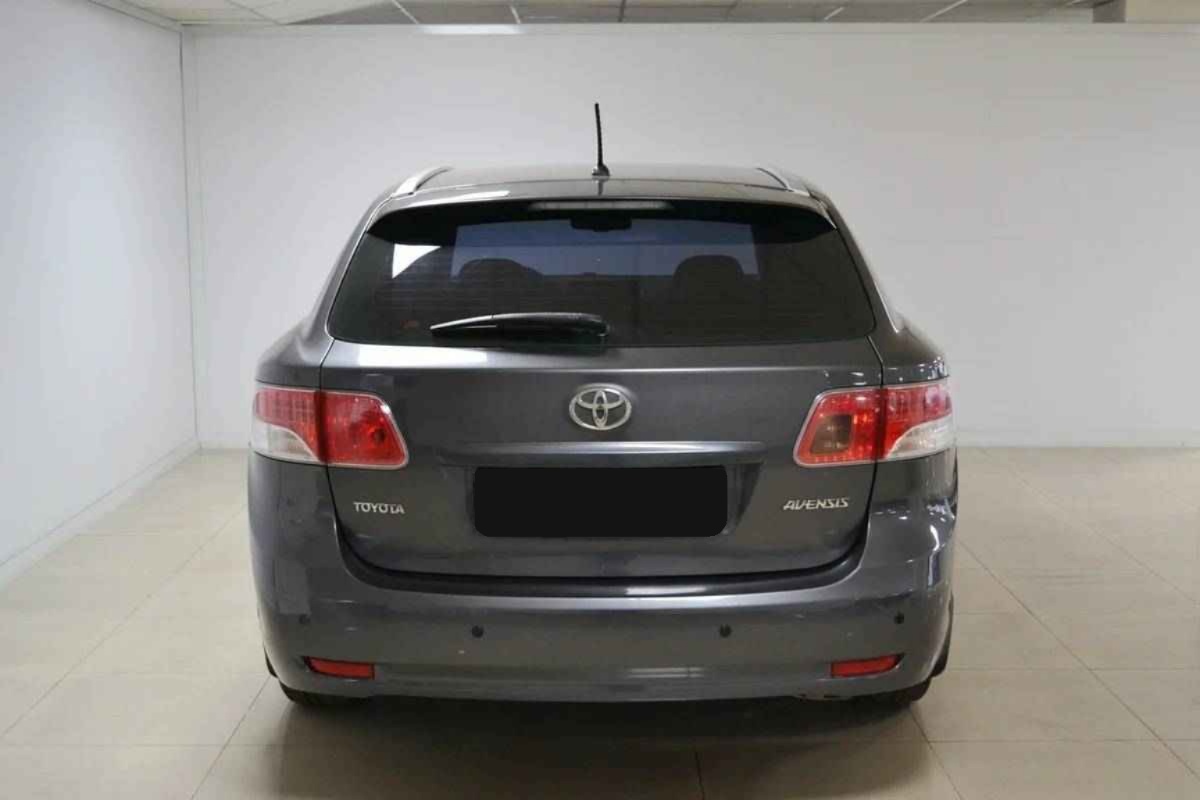 Toyota Avensis, III