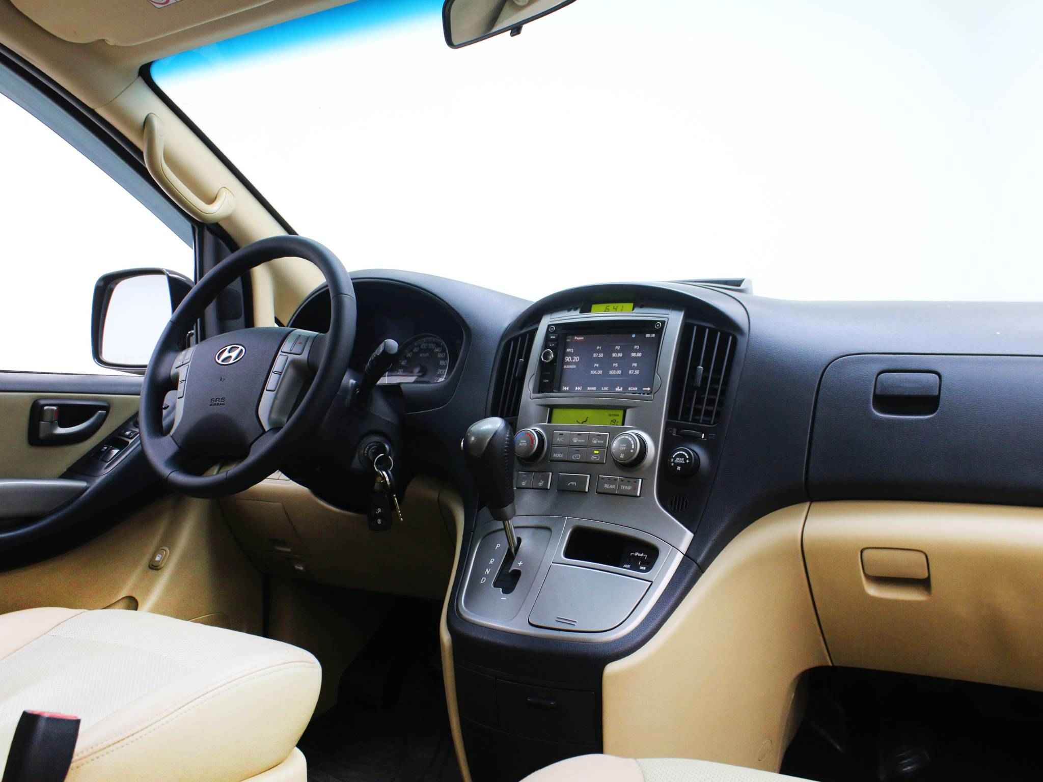 Hyundai Grand Starex, I