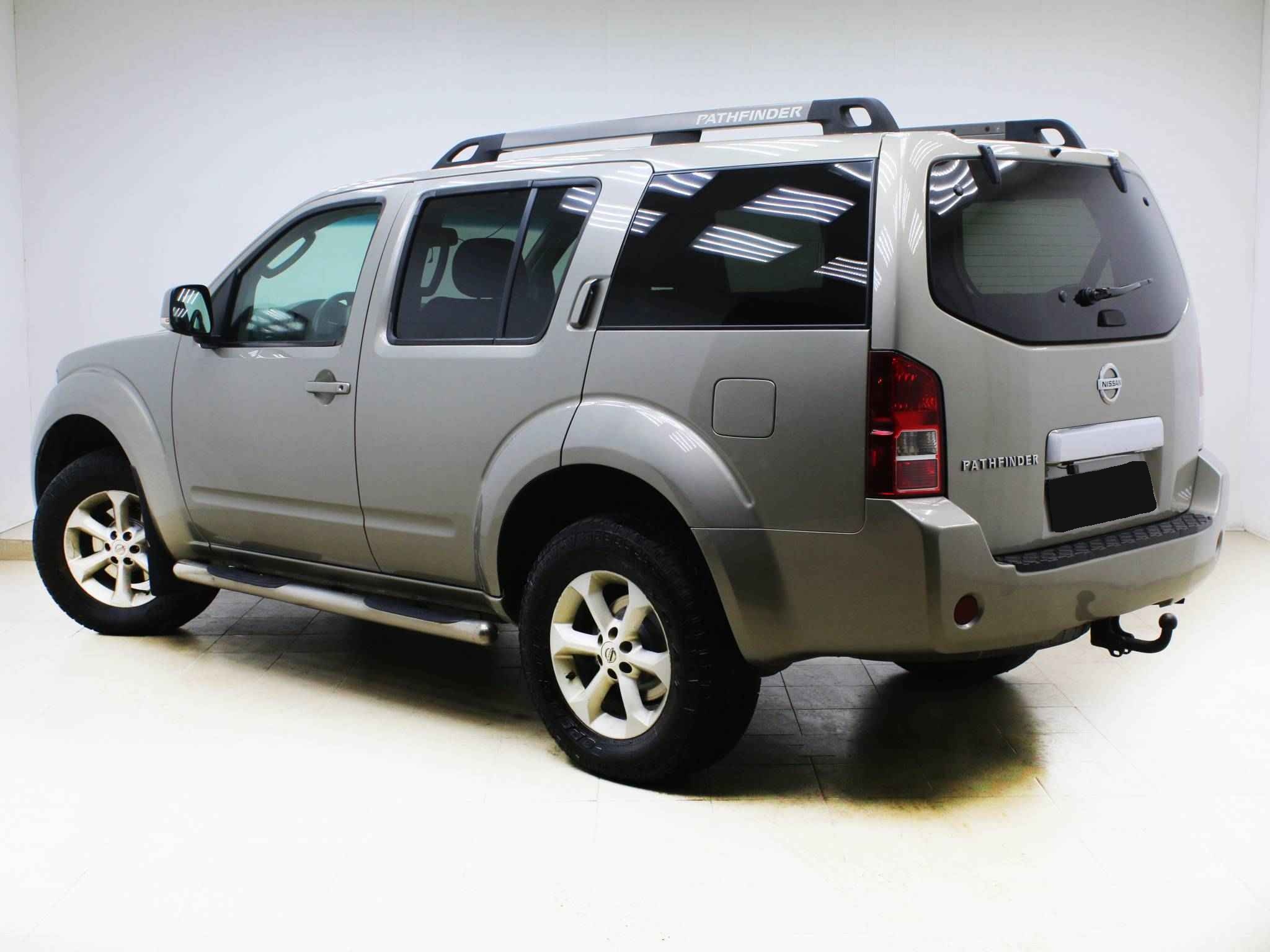 Nissan Pathfinder, III