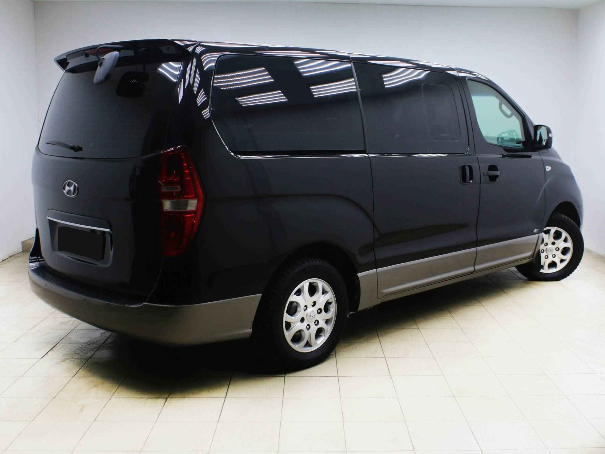 Hyundai Grand Starex, I