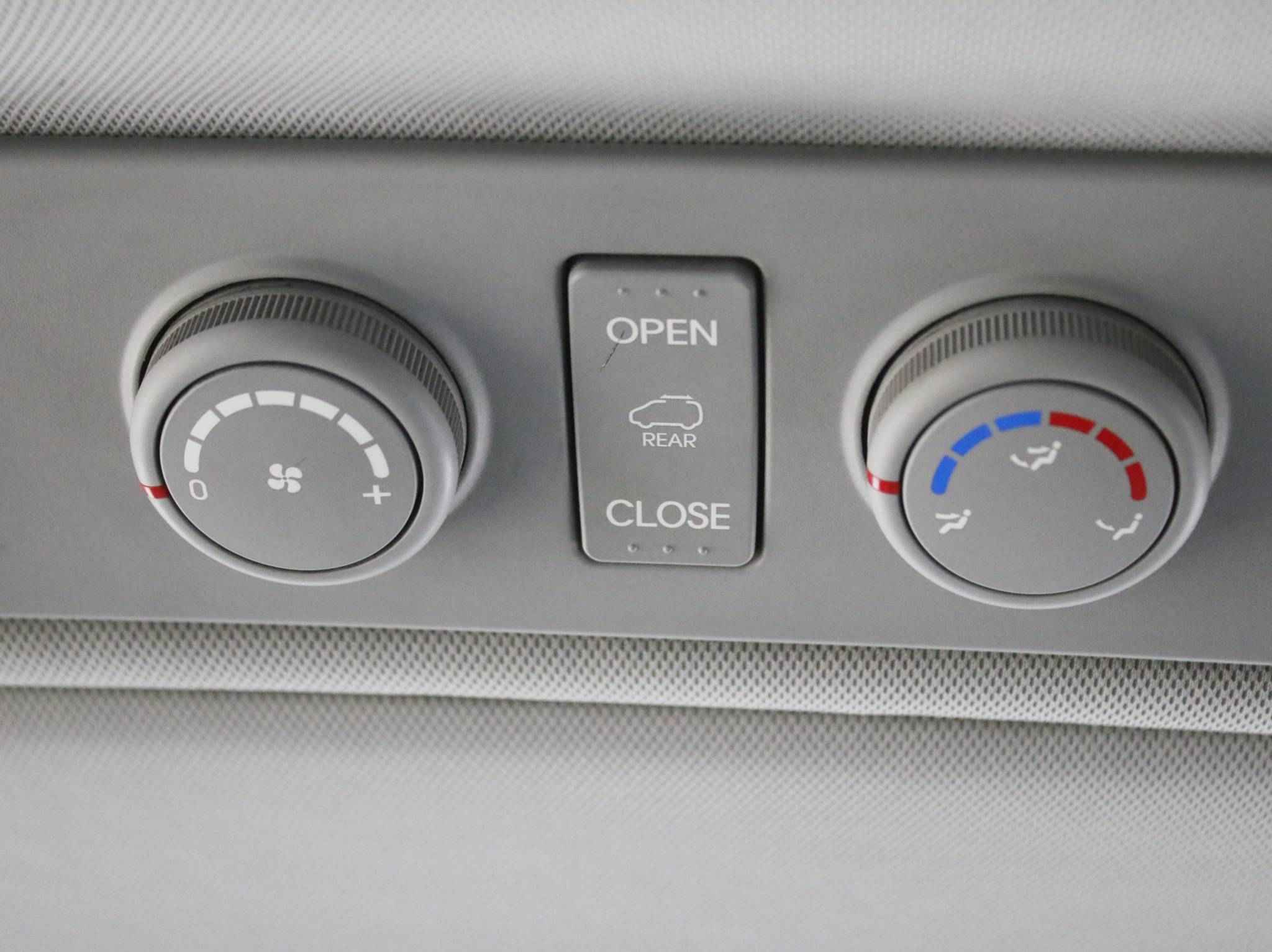 Hyundai Grand Starex, I