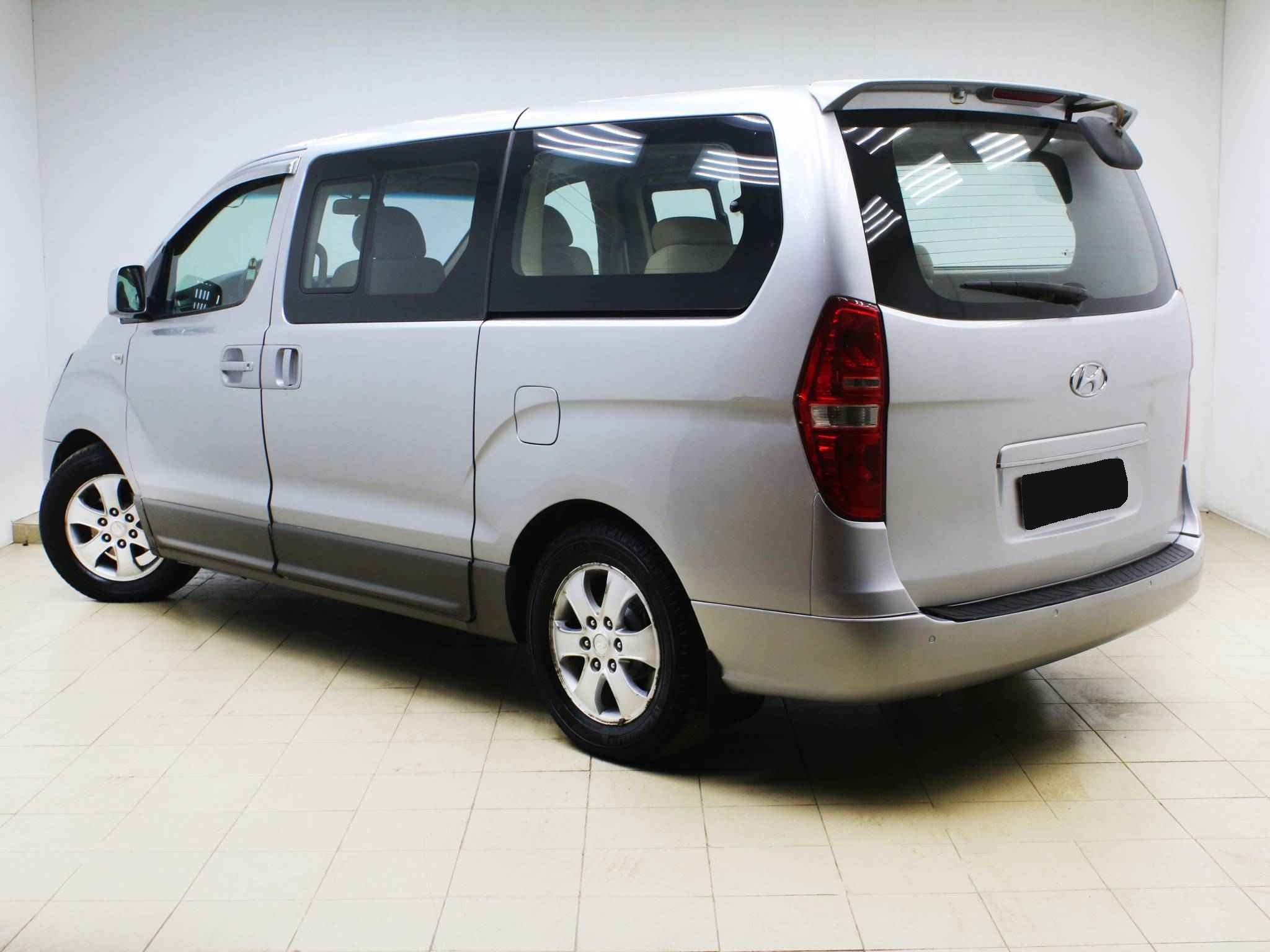 Hyundai Grand Starex, I