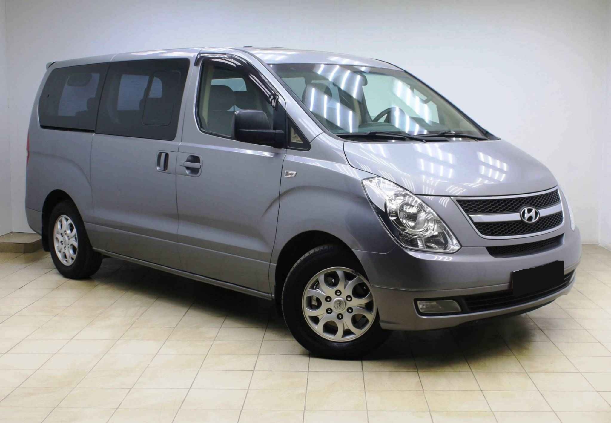 Hyundai Grand Starex, I