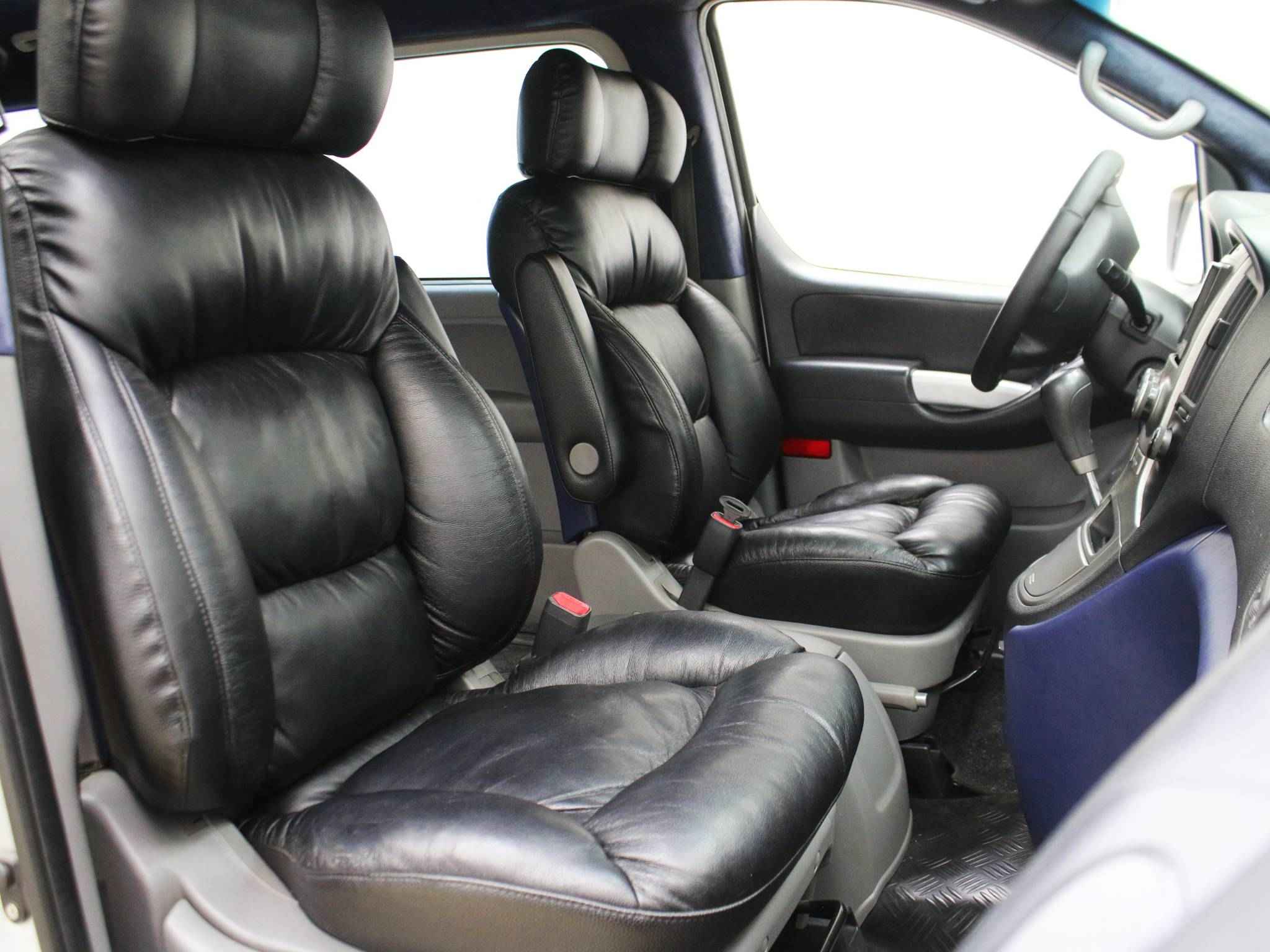 Hyundai Grand Starex, I