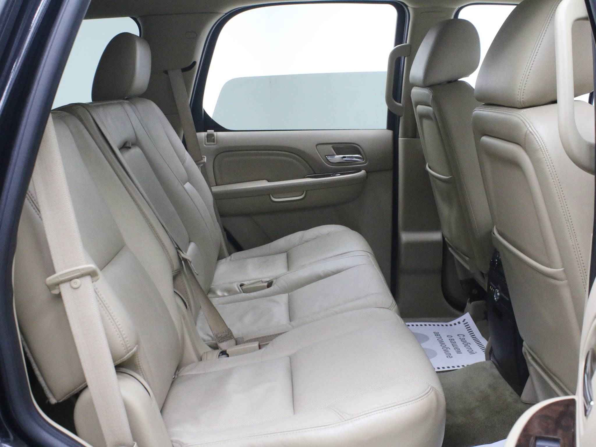 Cadillac Escalade, III