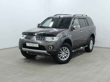 Mitsubishi Pajero Sport, II