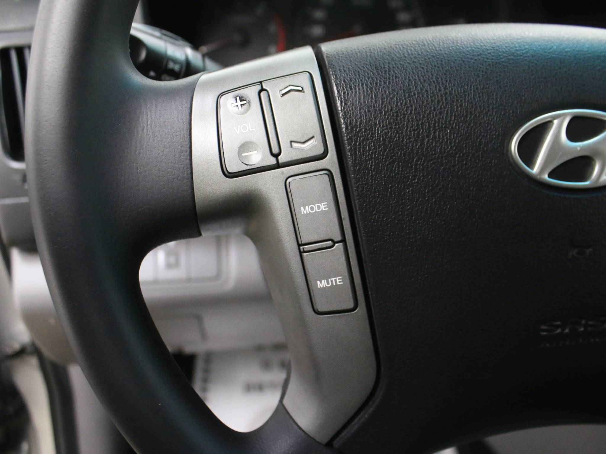 Hyundai Grand Starex, I