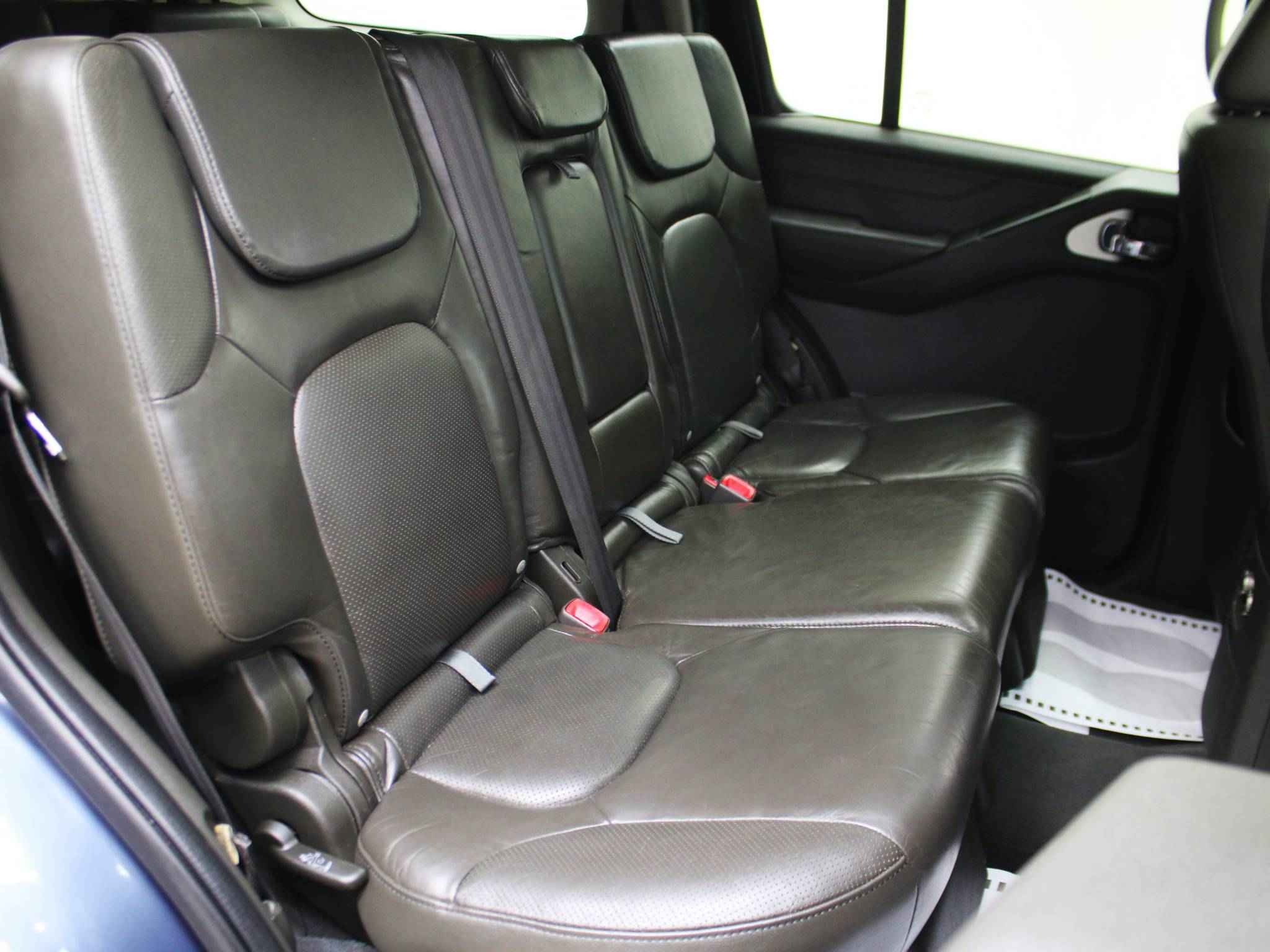 Nissan Pathfinder, III