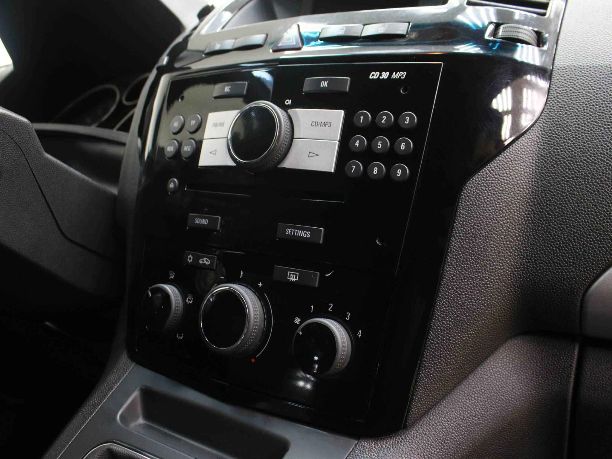 Opel Zafira, B Рестайлинг