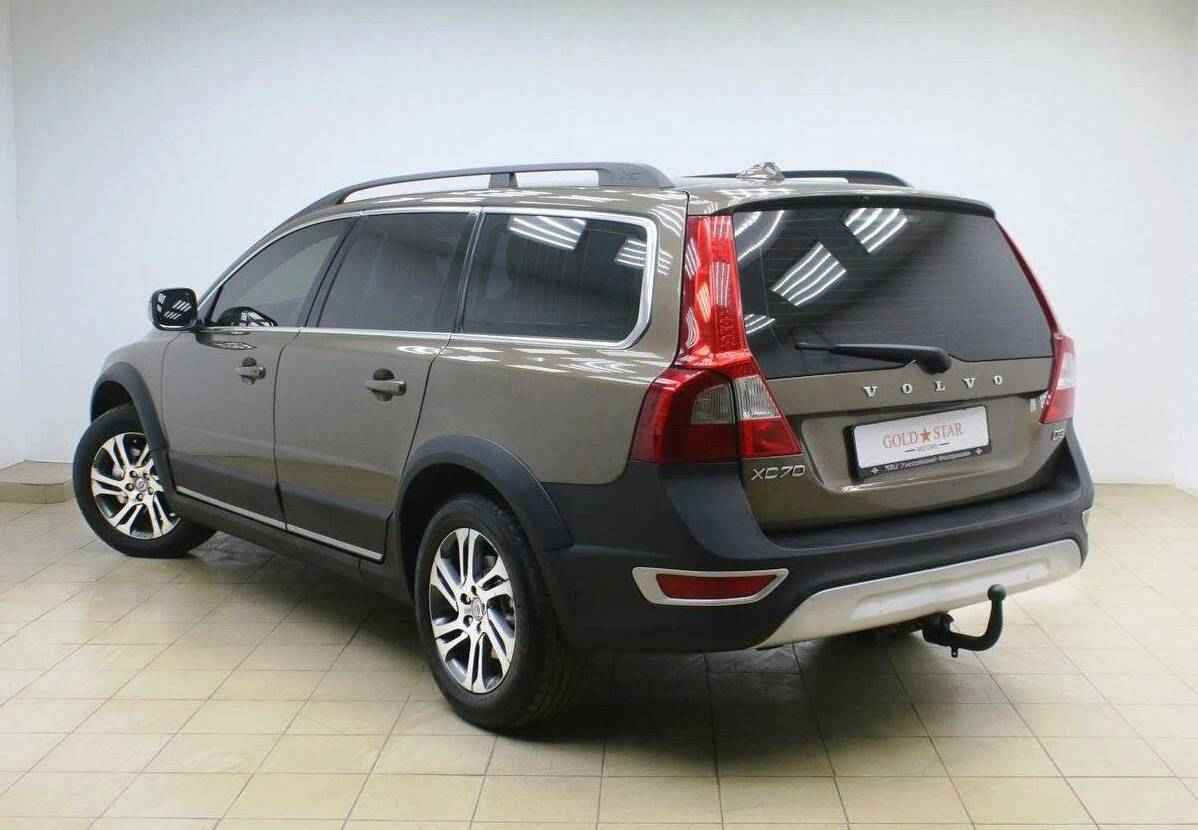 Volvo XC70, II