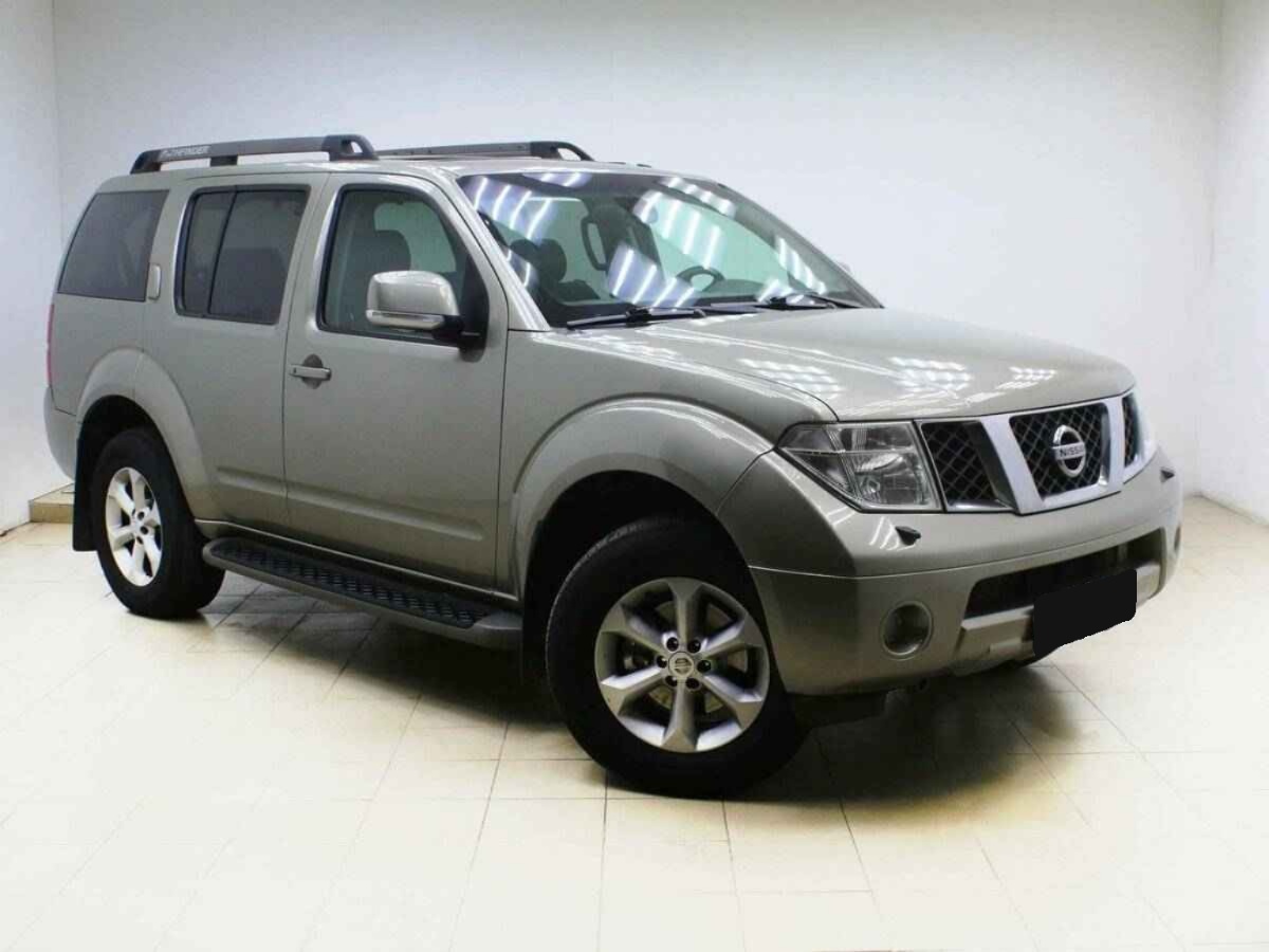 Nissan Pathfinder, III