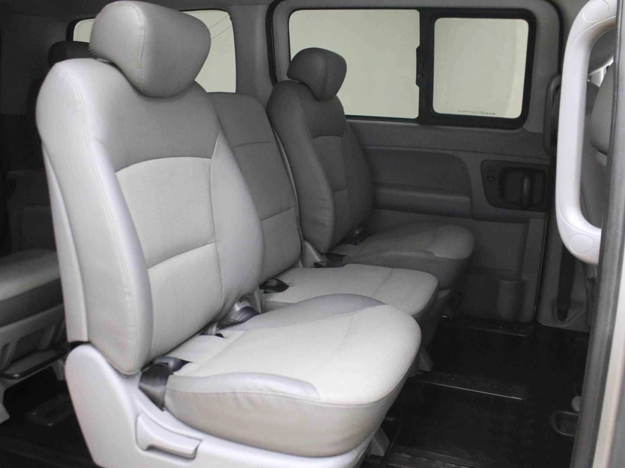 Hyundai Grand Starex, I