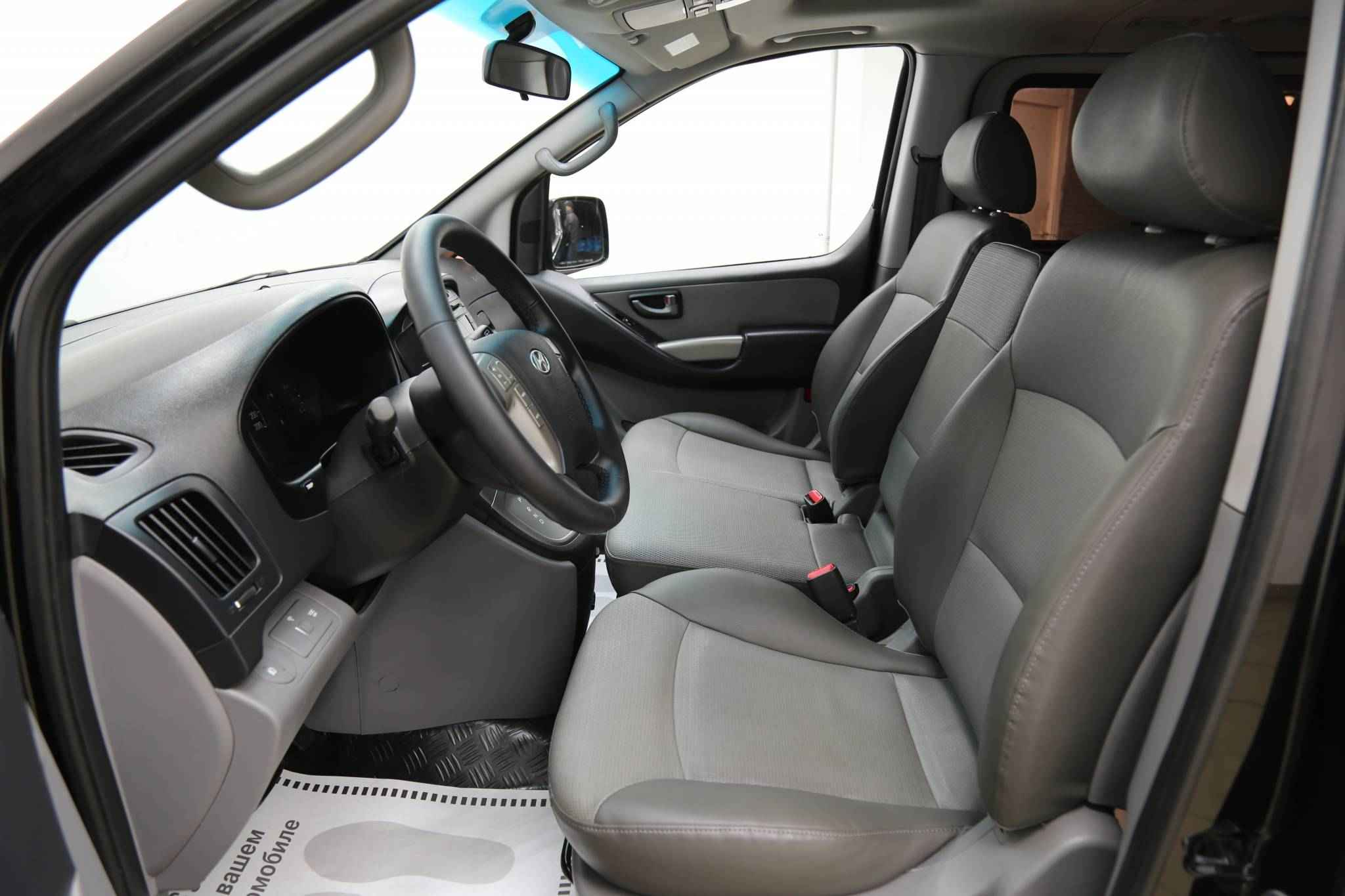 Hyundai Grand Starex, I