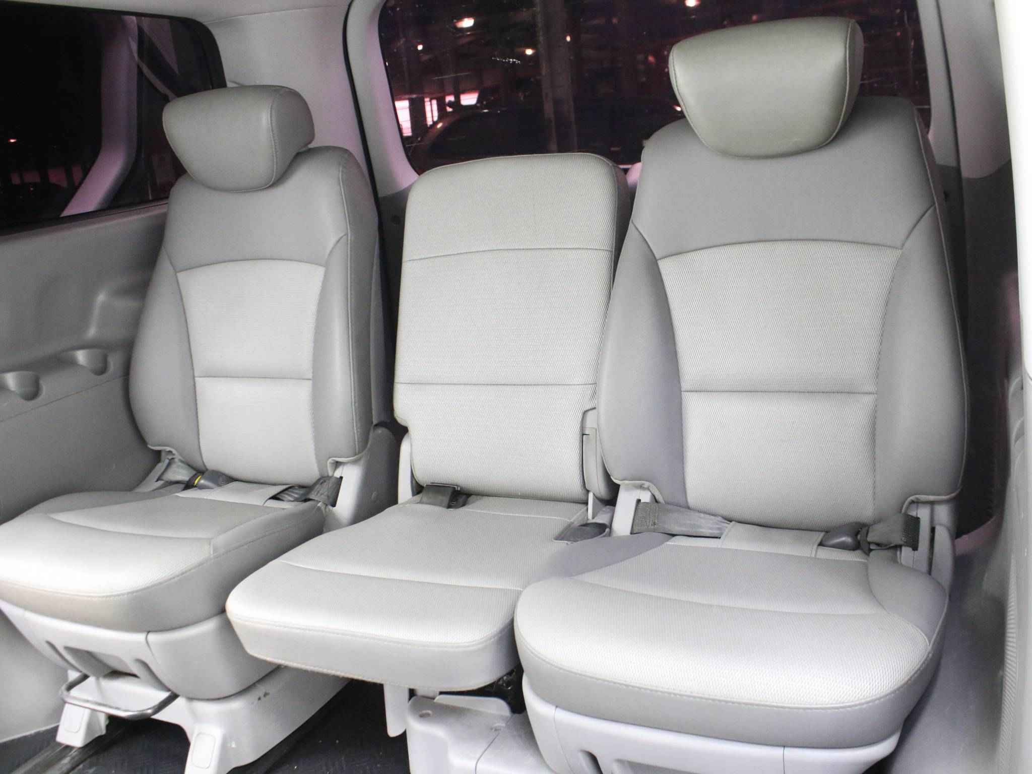 Hyundai Grand Starex, I