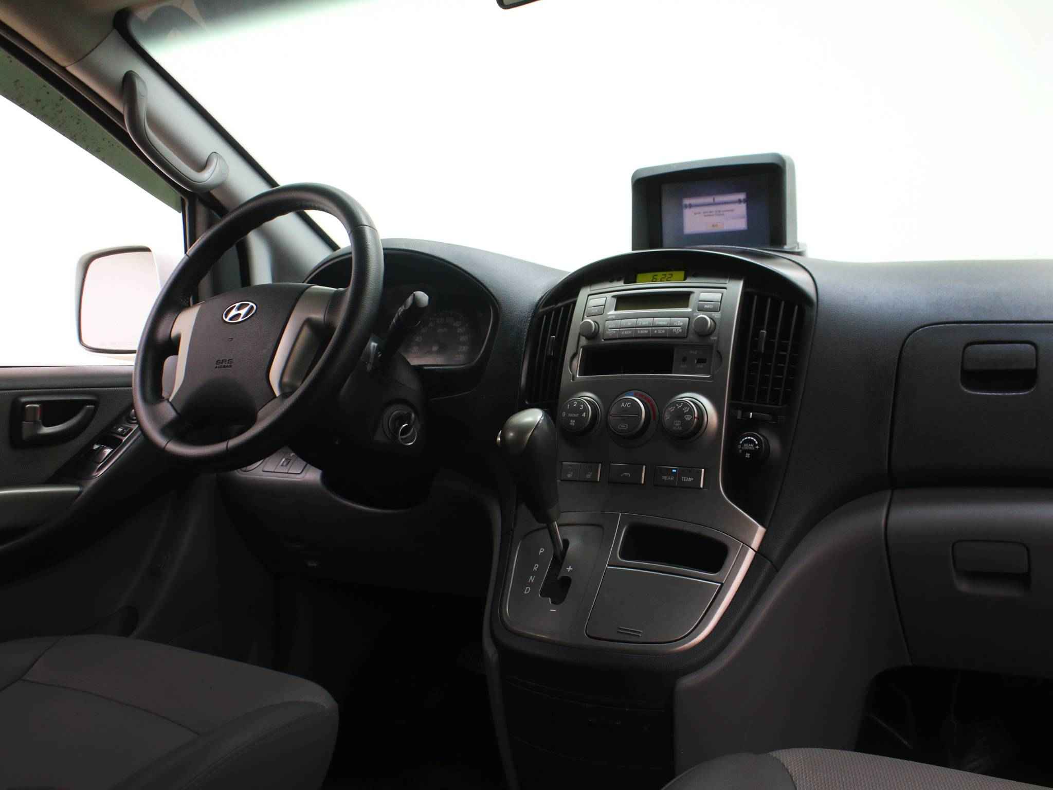 Hyundai Grand Starex, I