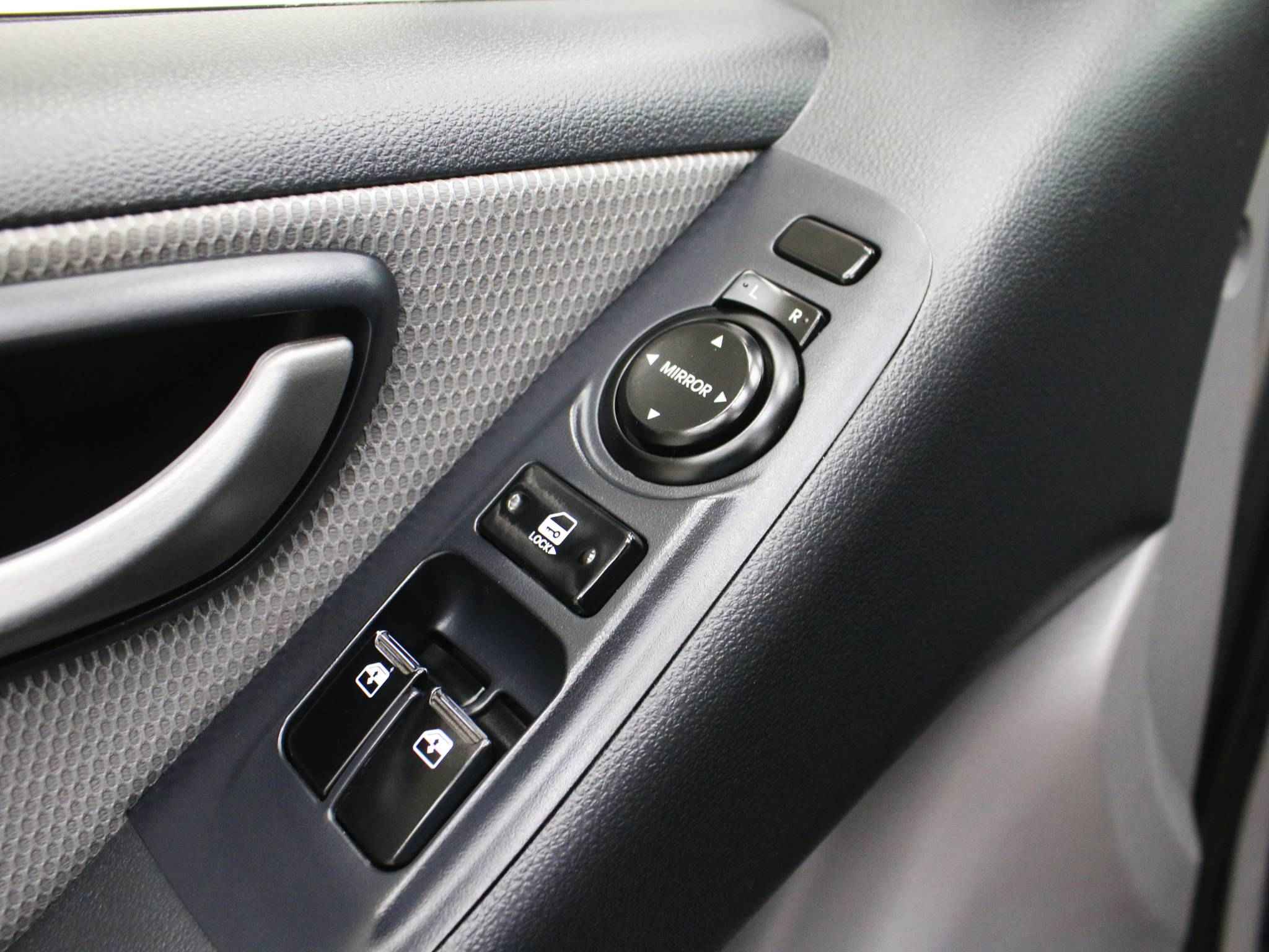 Hyundai Grand Starex, I