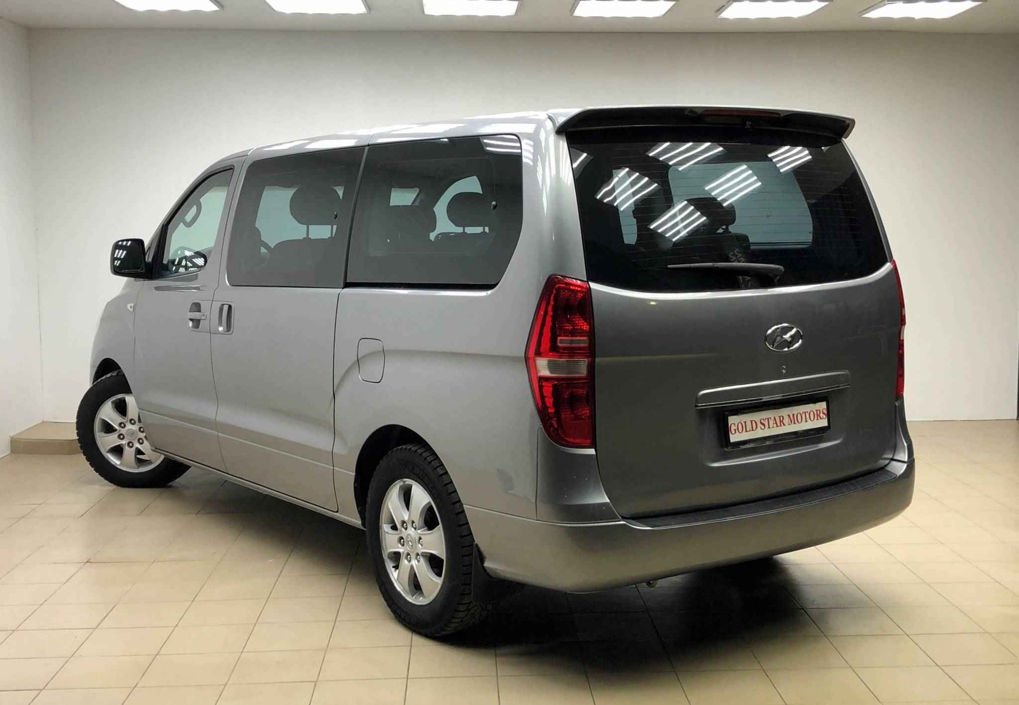 Hyundai Grand Starex, I