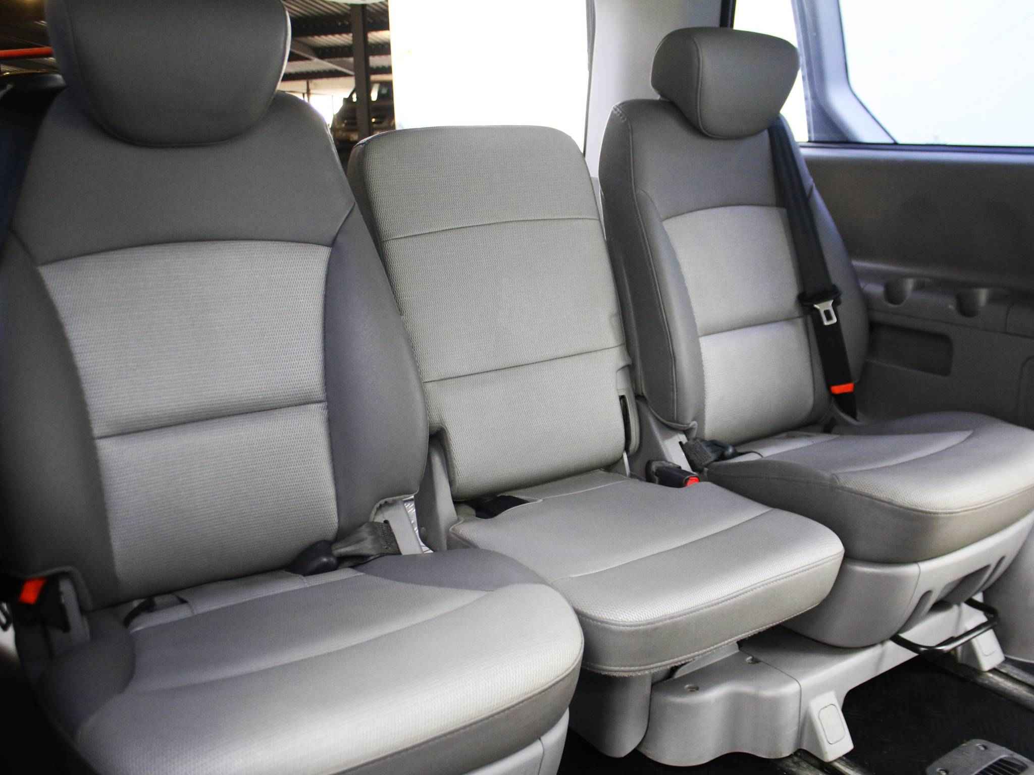 Hyundai Grand Starex, I