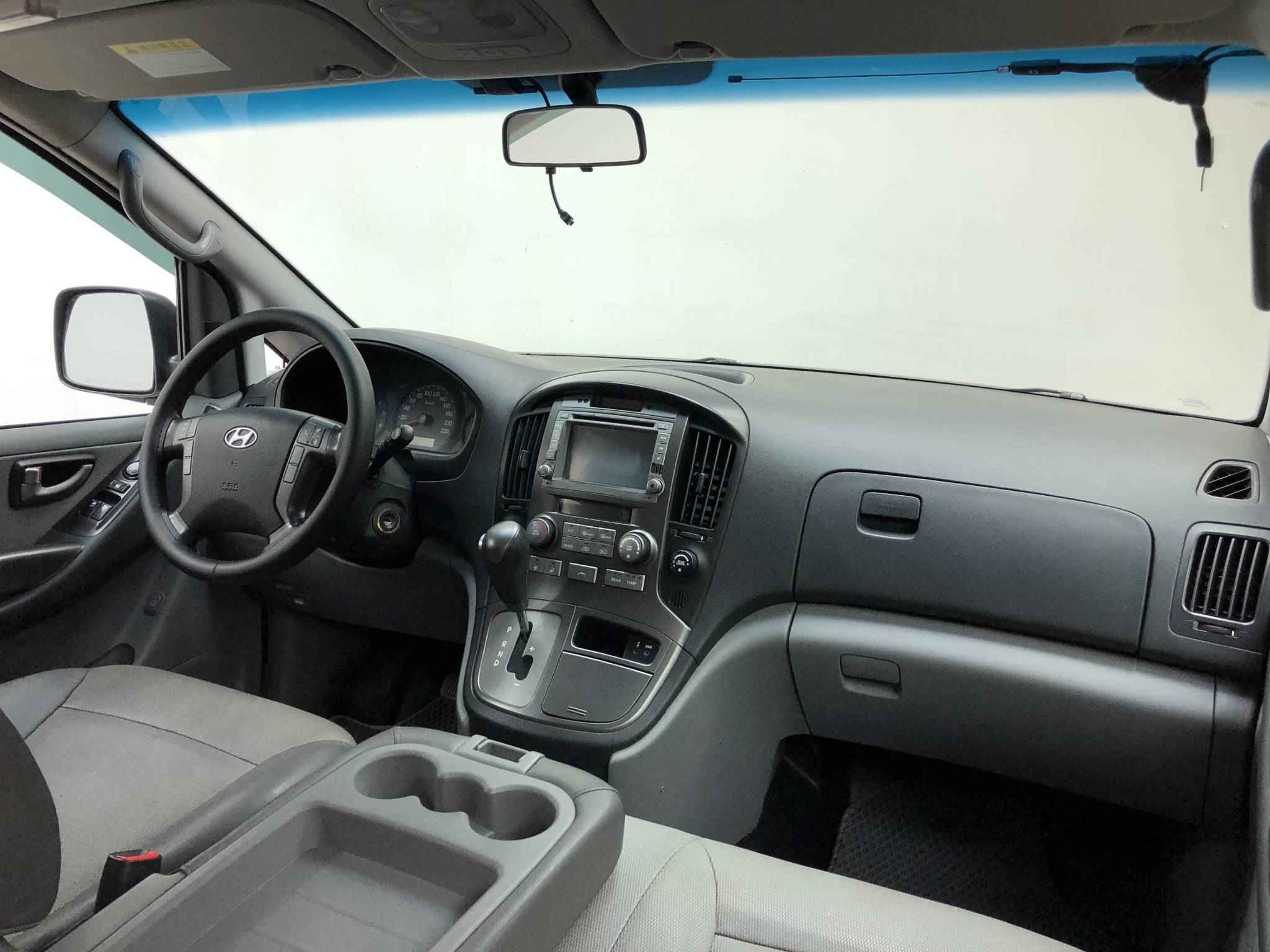 Hyundai Grand Starex, I