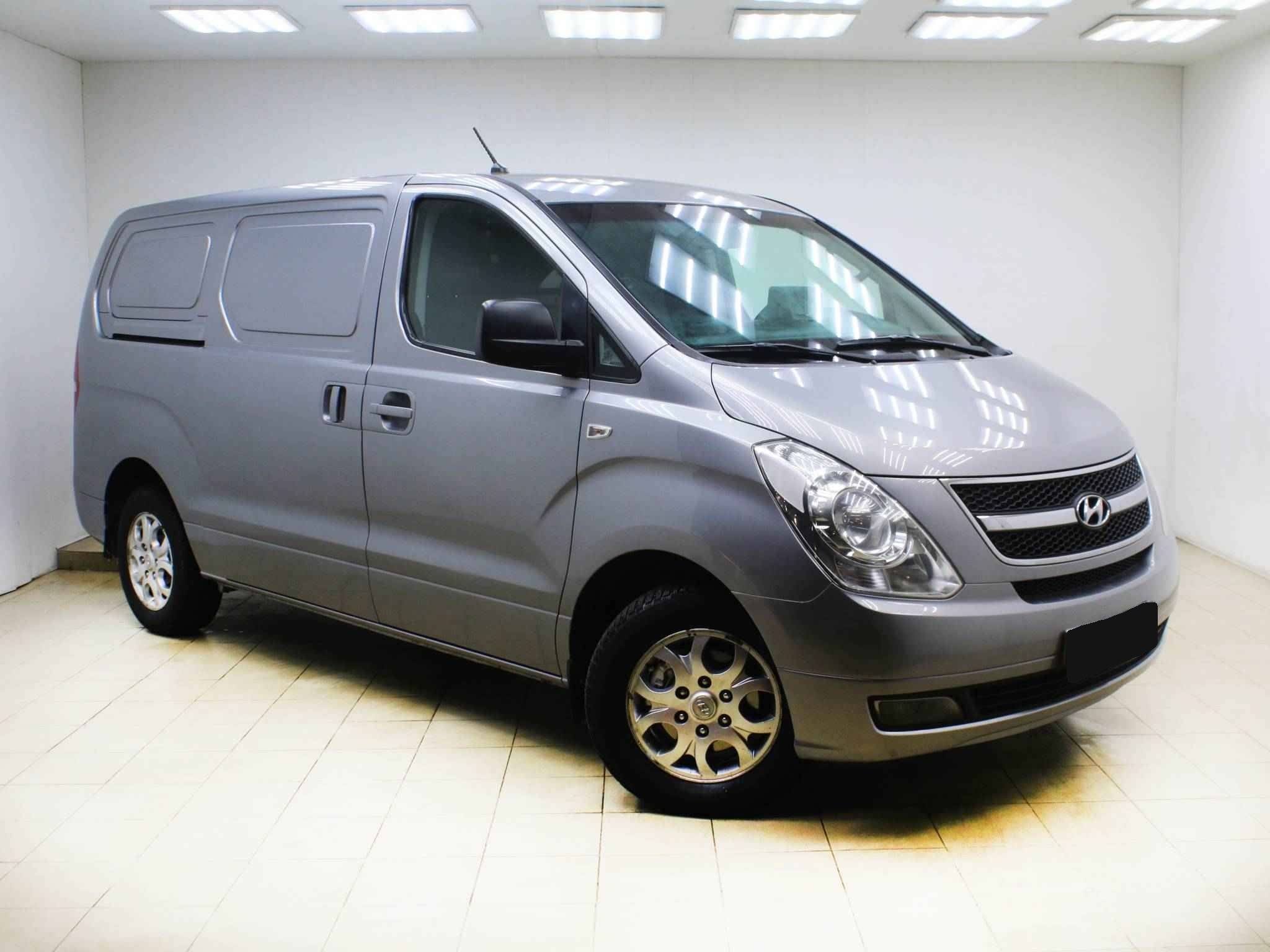 Hyundai Grand Starex, I