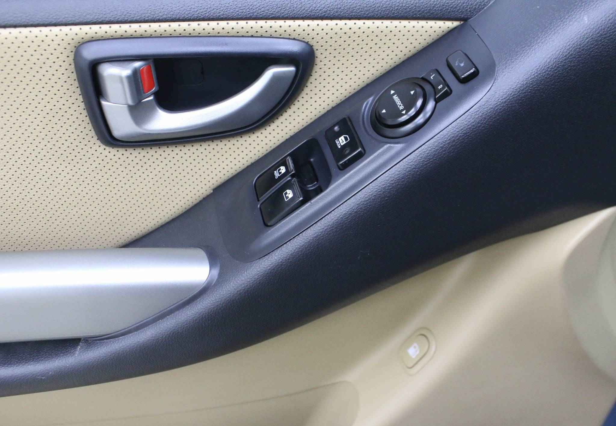 Hyundai Grand Starex, I