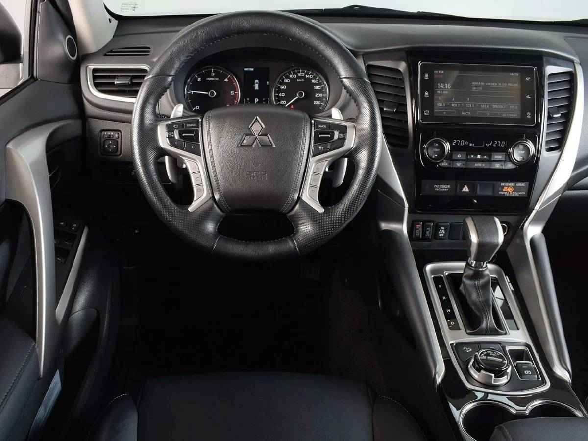 Mitsubishi Pajero Sport, III