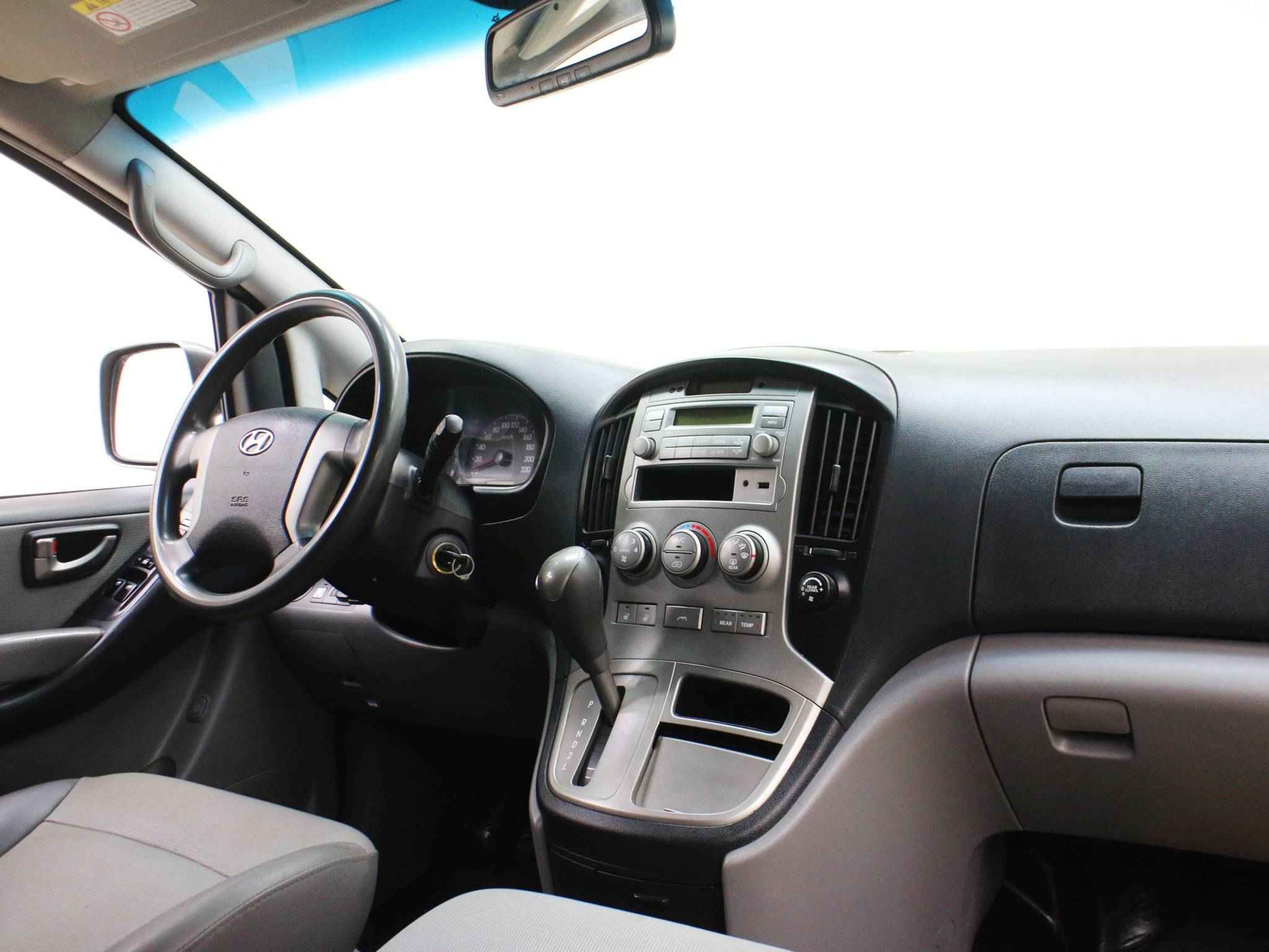 Hyundai Grand Starex, I