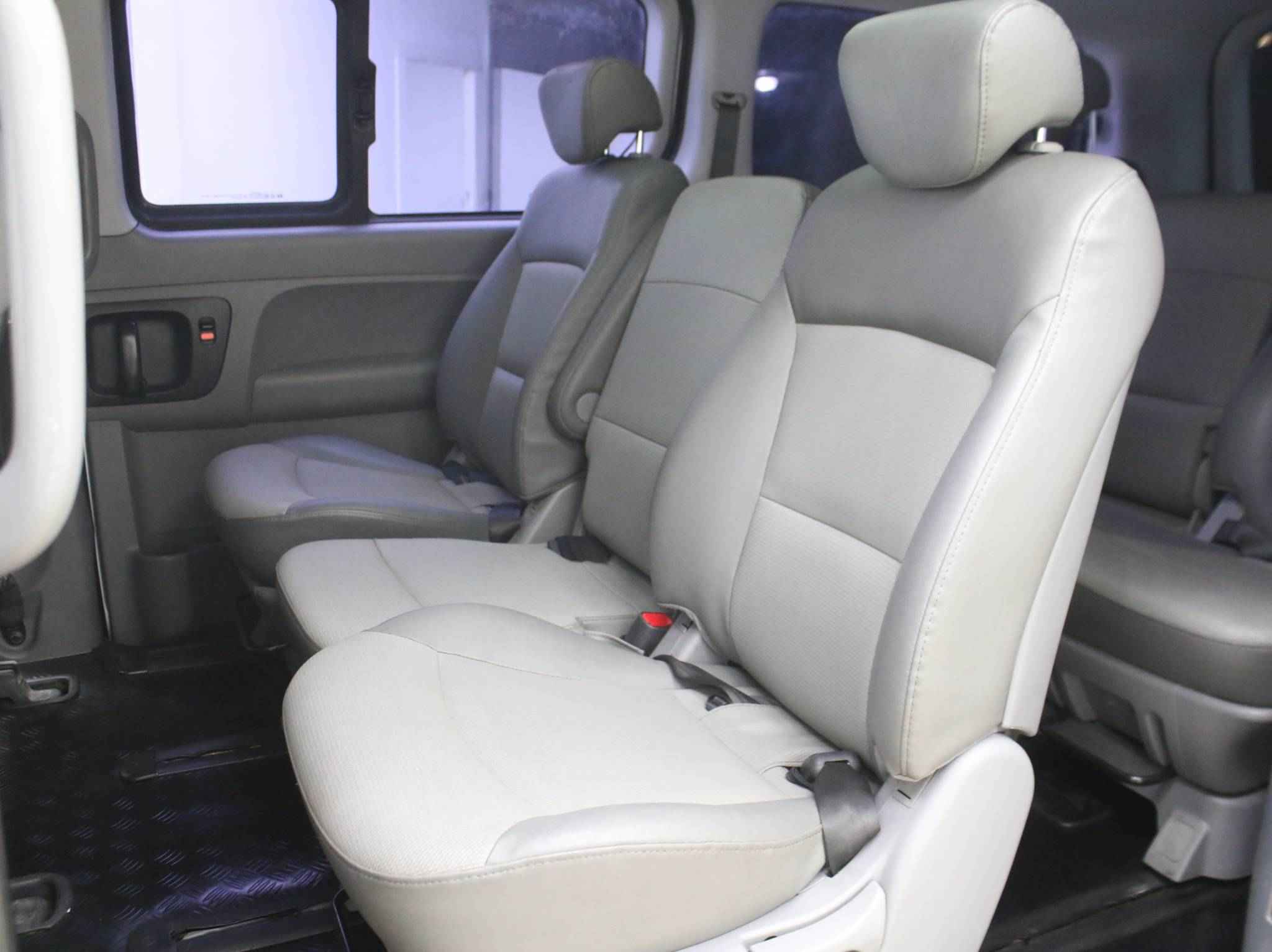 Hyundai Grand Starex, I